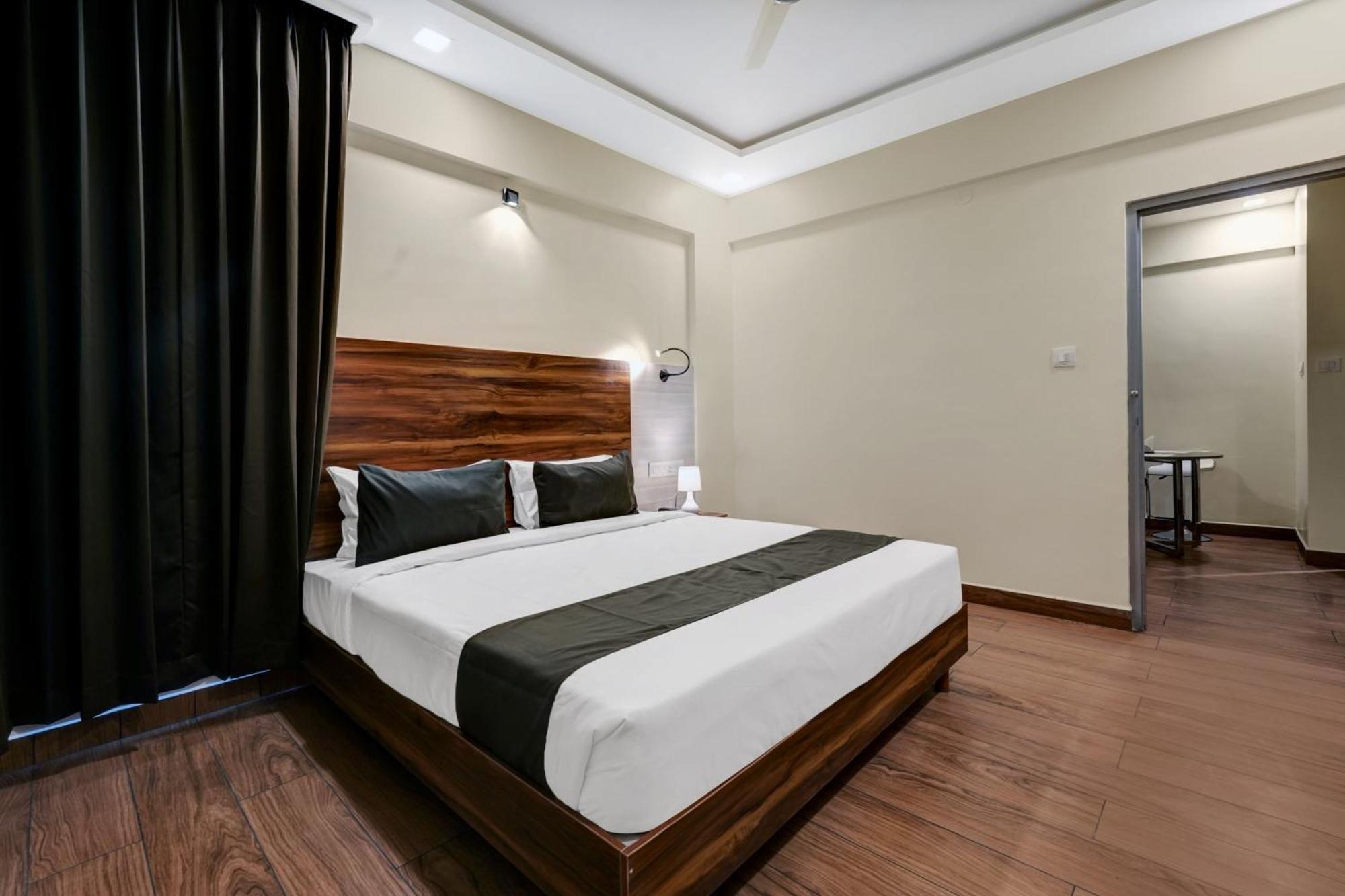 O East Land Hotel