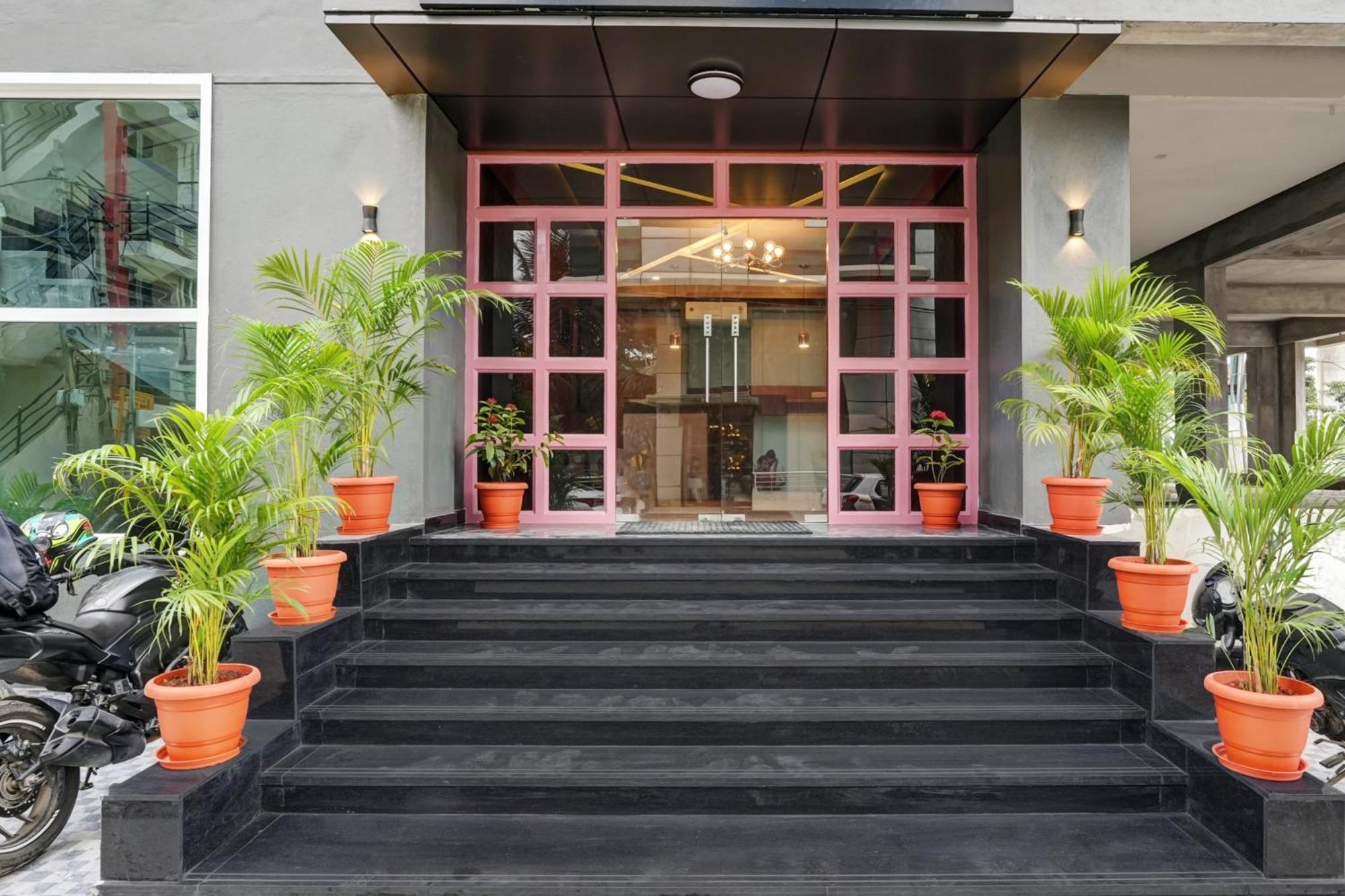 O East Land Hotel 4*