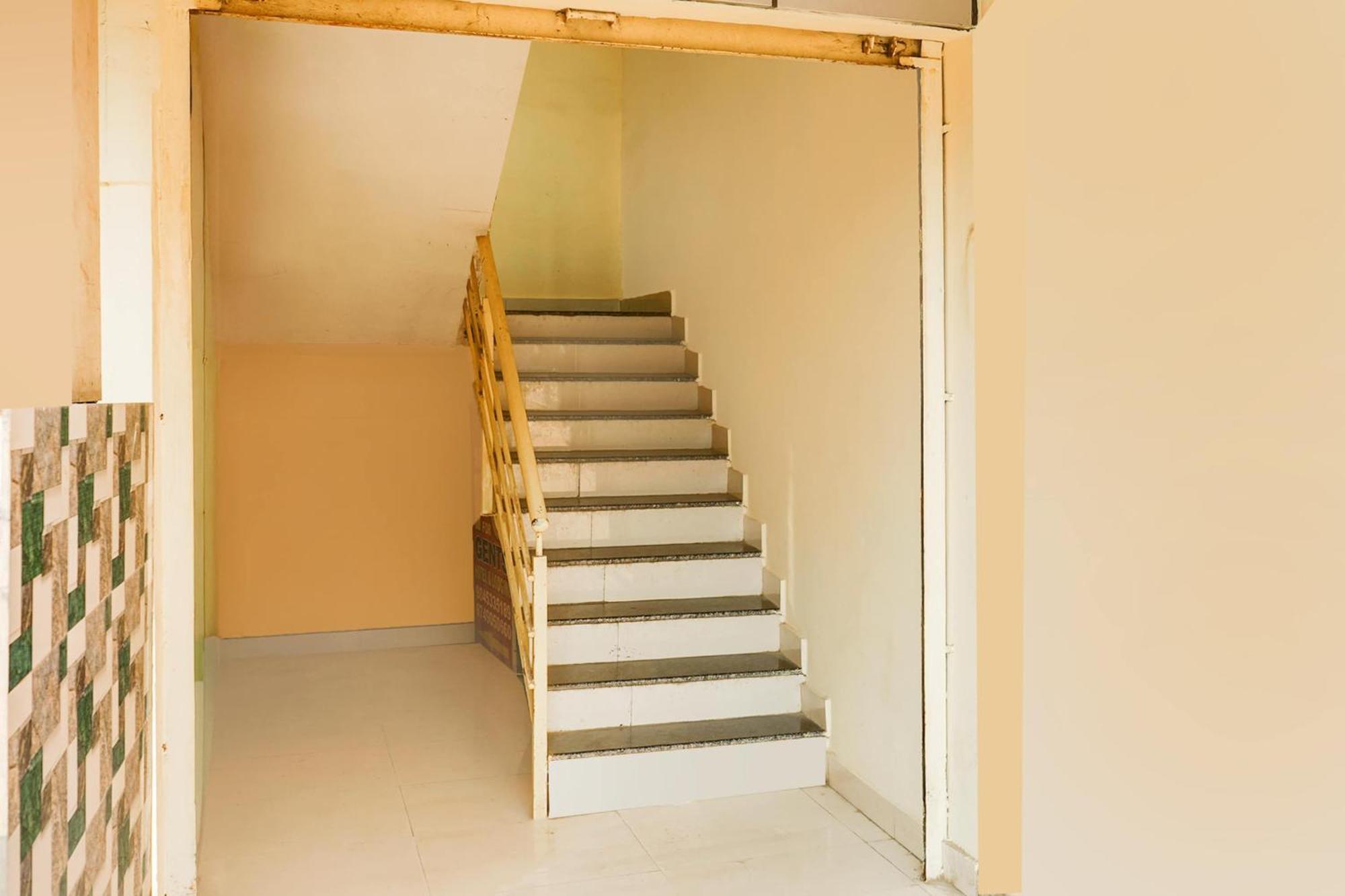 Super Townhouse Marathahalli Near Klm Fashion Mall