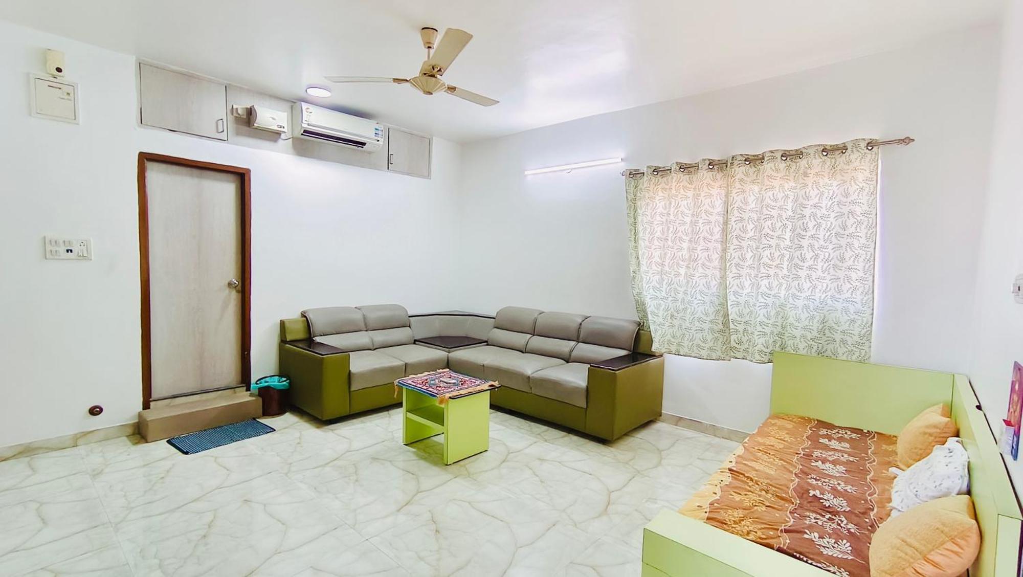 Spacious 2bhk With Kitchen In Malleshwaram * Bangalore