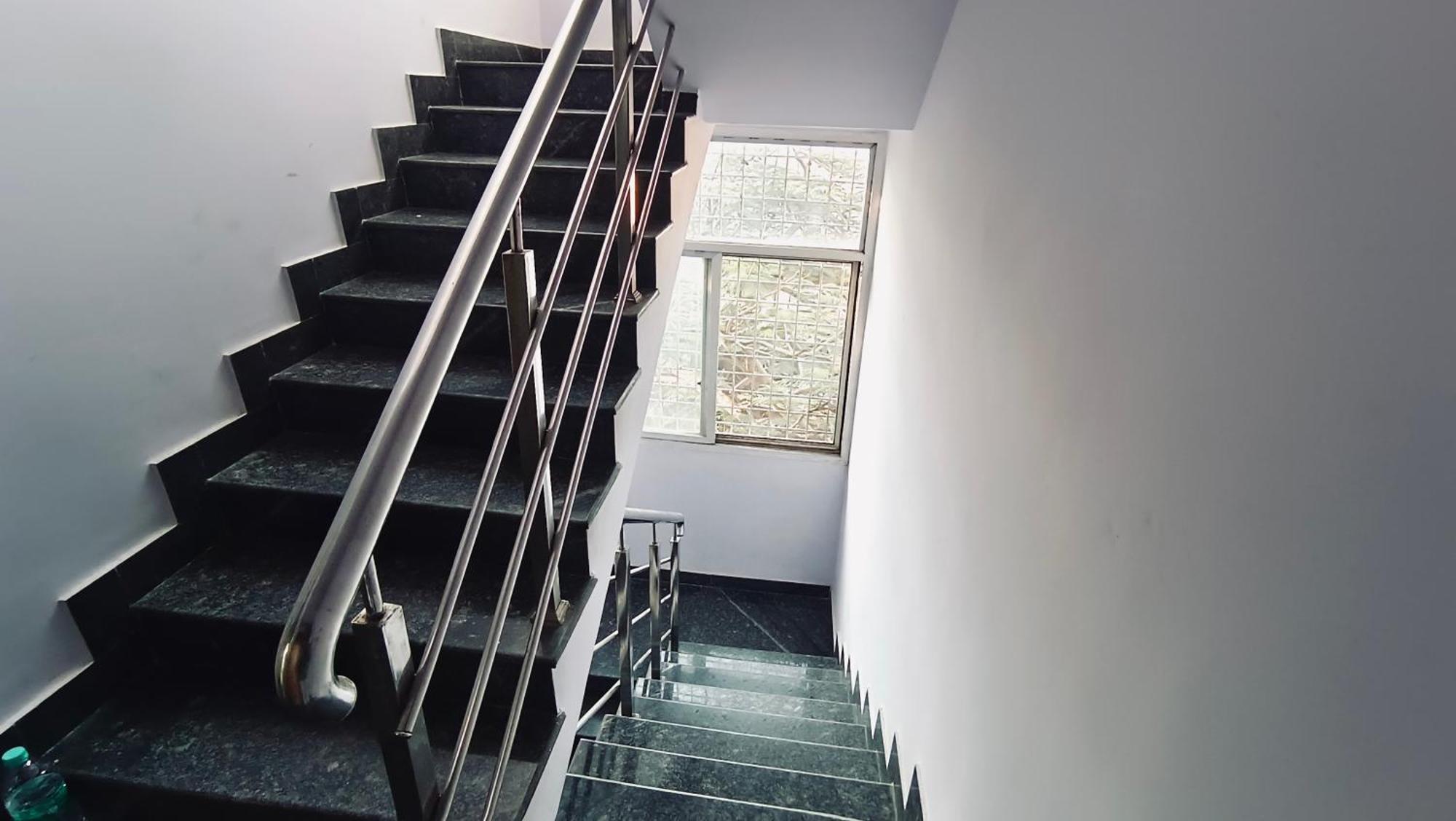 Spacious 2bhk With Kitchen In Malleshwaram Apartment