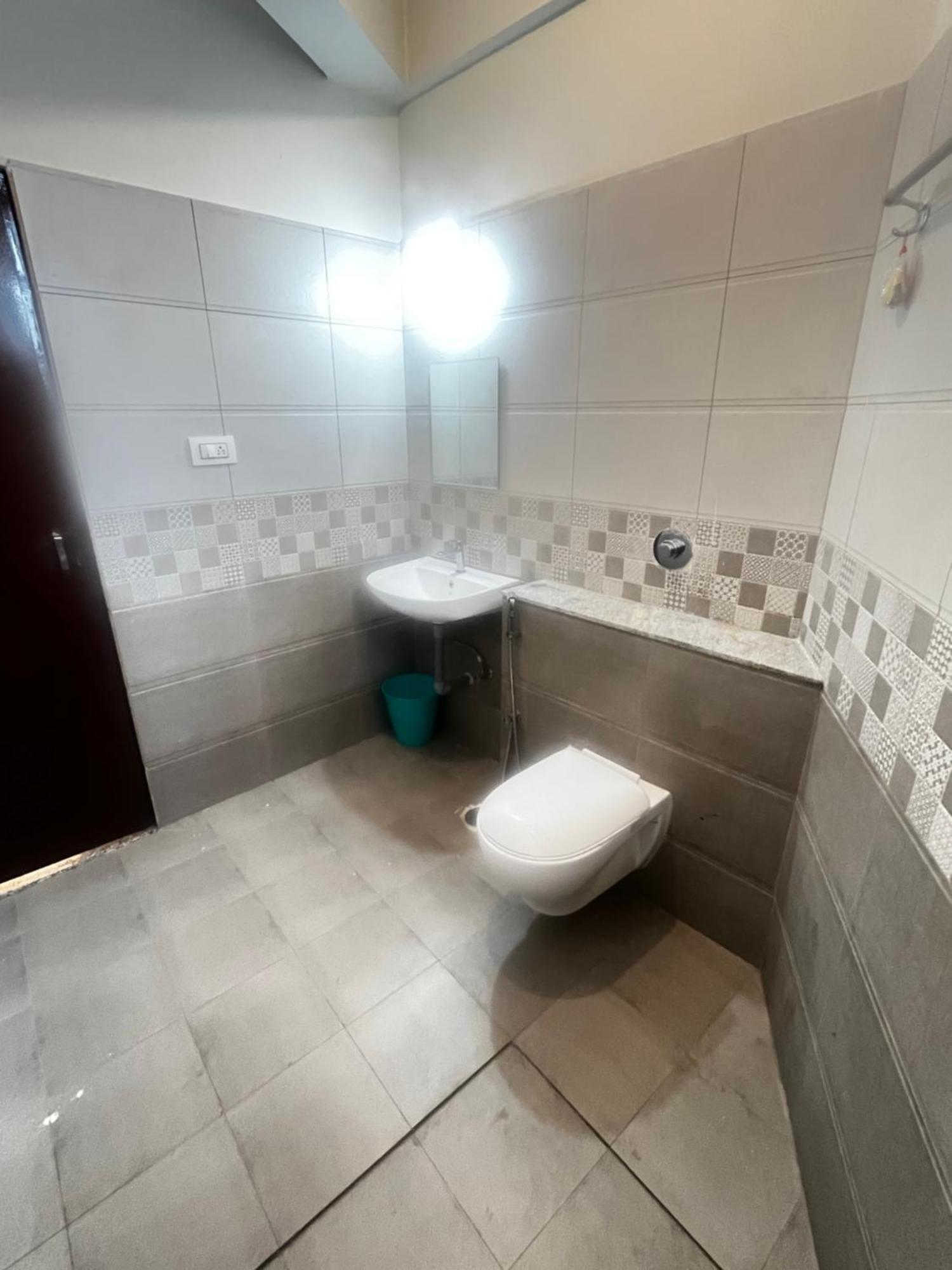 Raj Comfort Hotel 2*