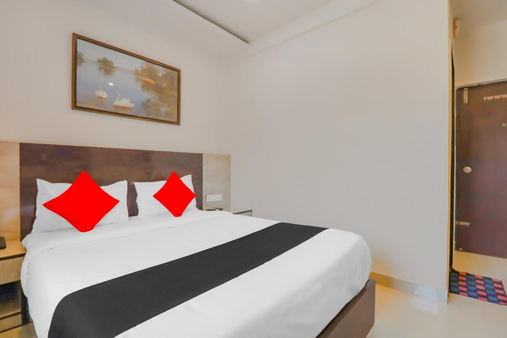 Capital O Royal Galaxy Finesse Near Phoenix Marketcity Hotel Bangalore