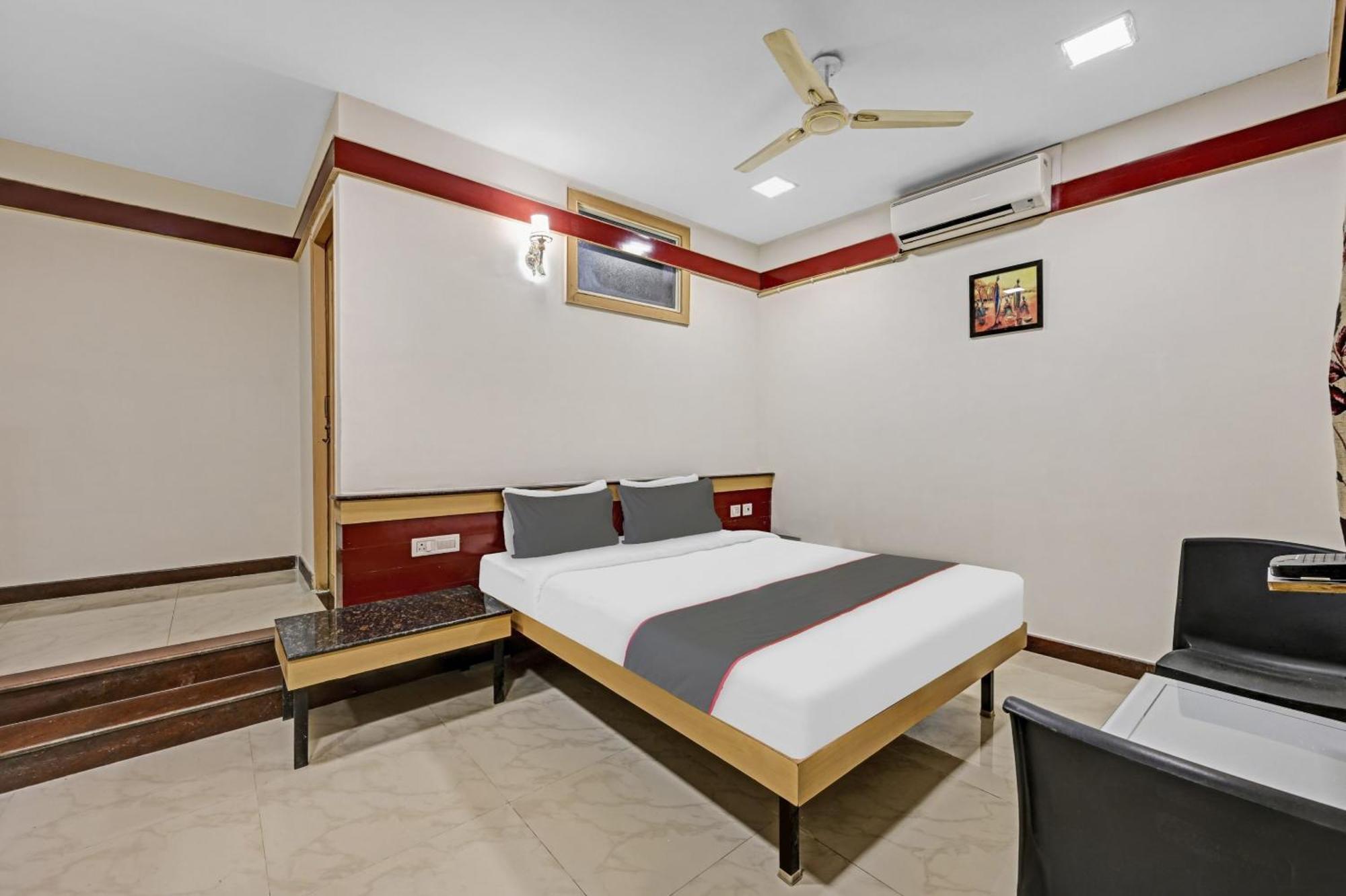 Collection O Sri Sai Ram Hotel 4*