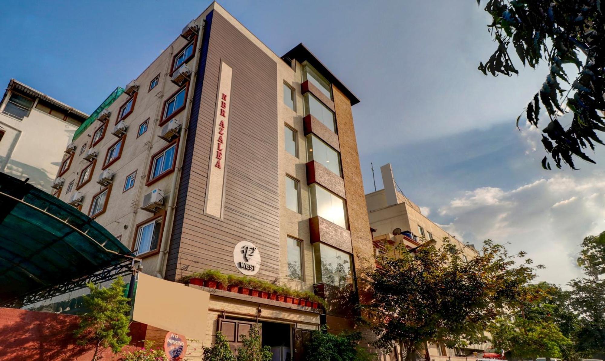 Treebo 12 Degrees West, 750 Mts From Embassy Golf Links Business Park Hotel