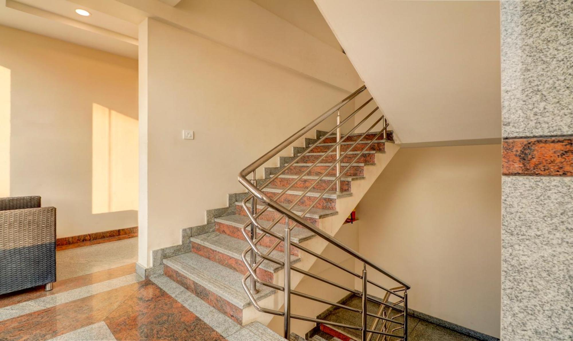 Treebo 12 Degrees West, 750 Mts From Embassy Golf Links Business Park Hotel Bangalore