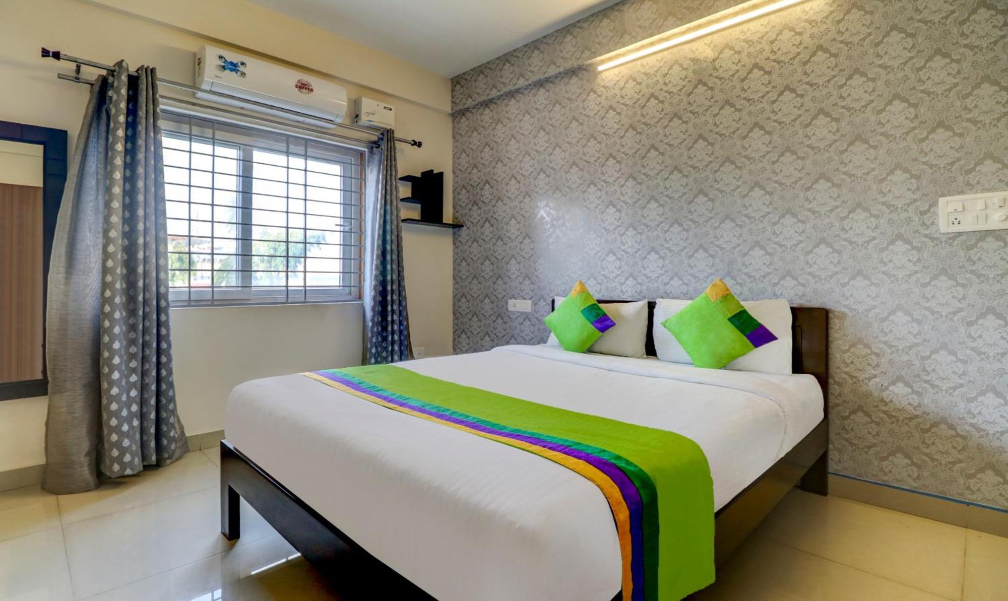 Hotel Treebo 12 Degrees West, 750 Mts From Embassy Golf Links Business Park 3*