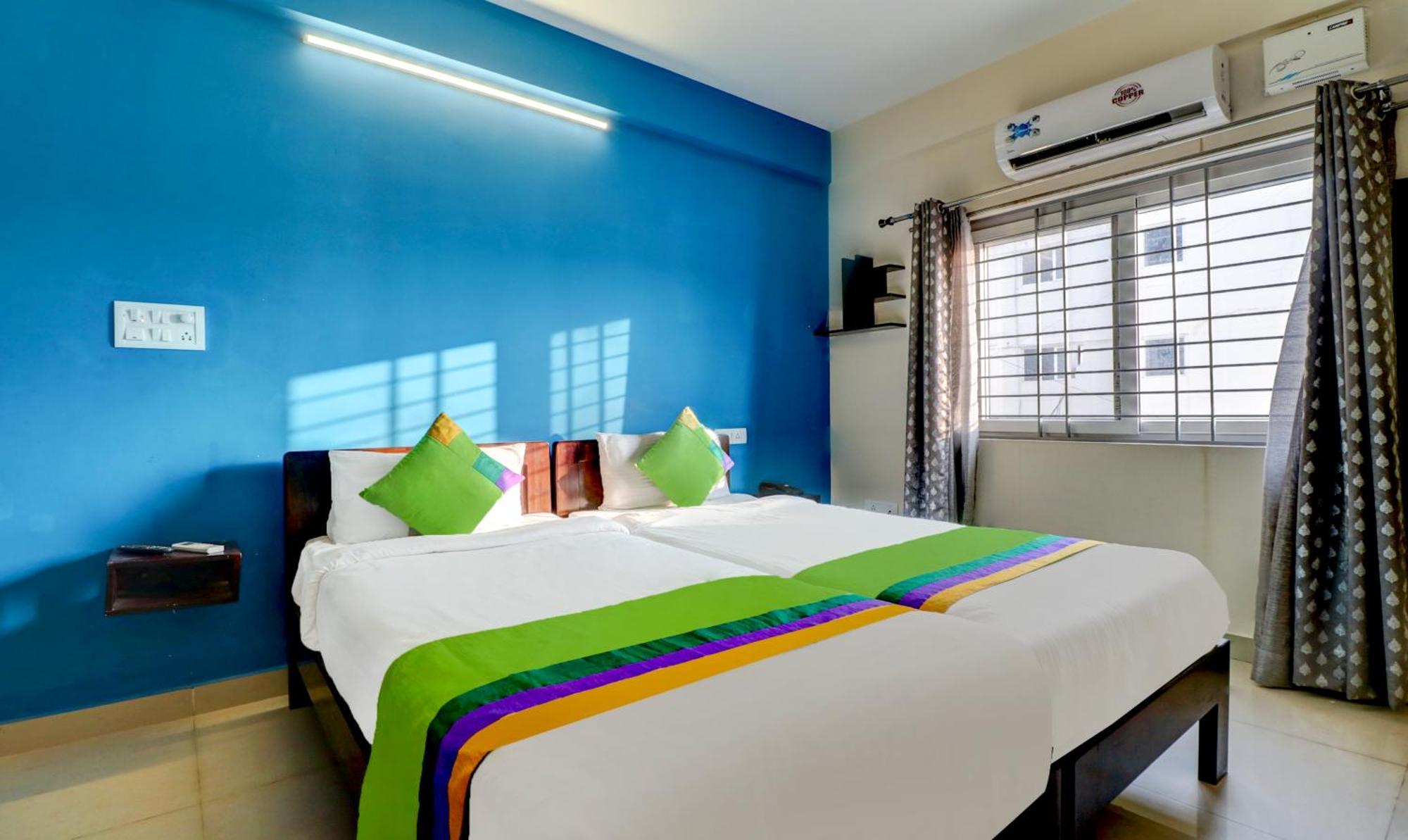Hotel Treebo 12 Degrees West, 750 Mts From Embassy Golf Links Business Park