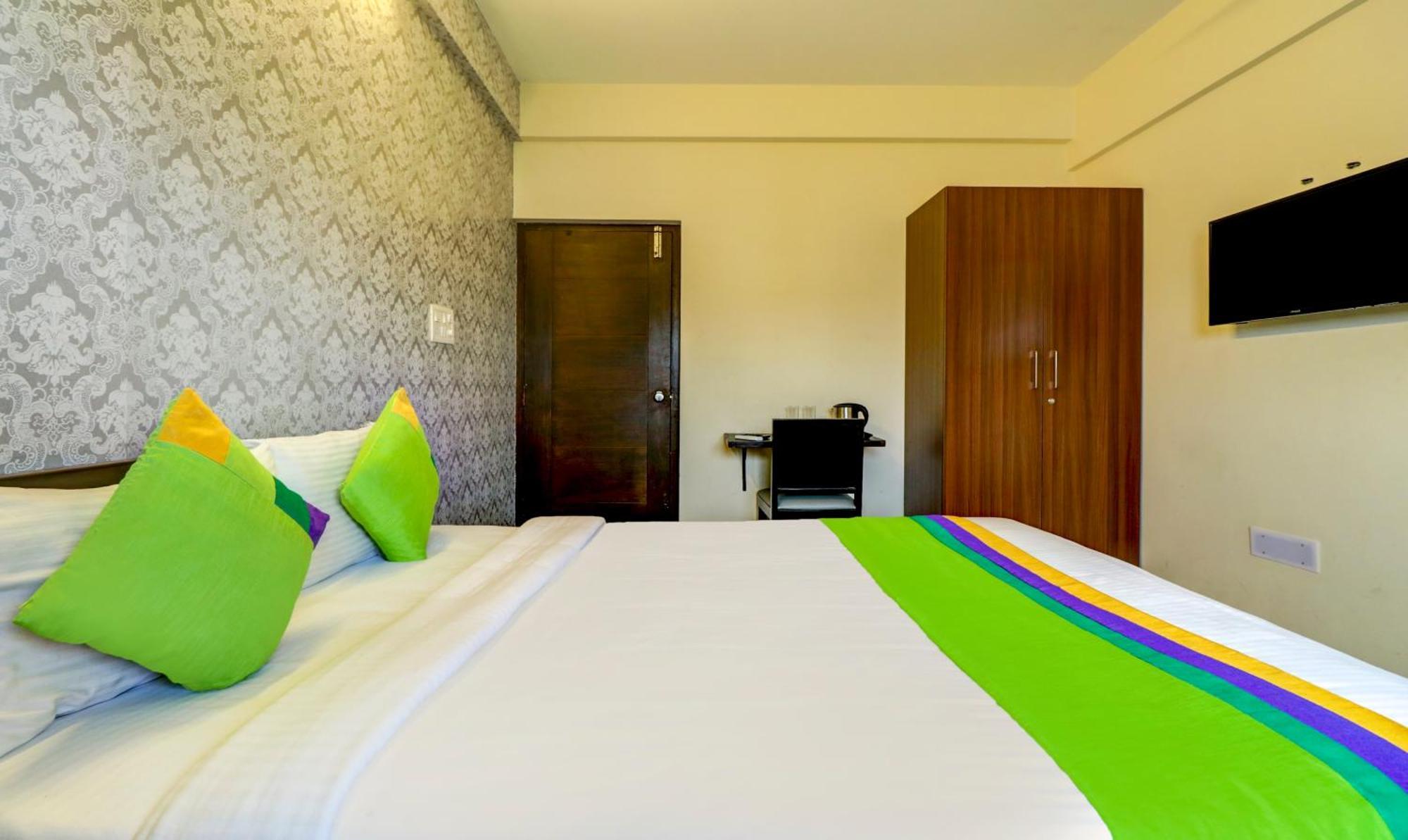 Treebo 12 Degrees West, 750 Mts From Embassy Golf Links Business Park Hotel Bangalore