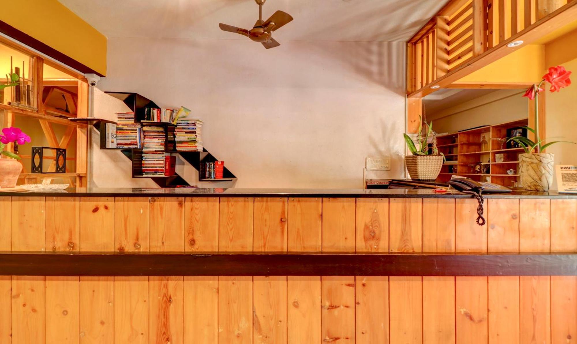 Hotel Treebo 12 Degrees West, 750 Mts From Embassy Golf Links Business Park Bangalore