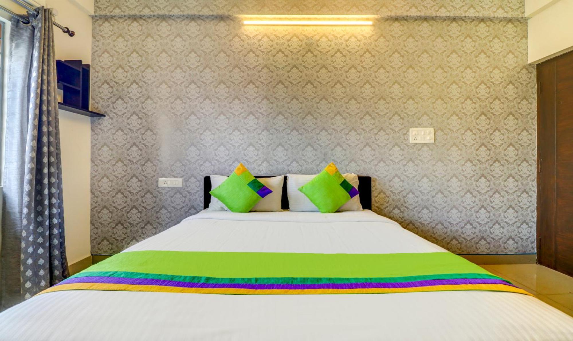 Treebo 12 Degrees West, 750 Mts From Embassy Golf Links Business Park Hotel Bangalore
