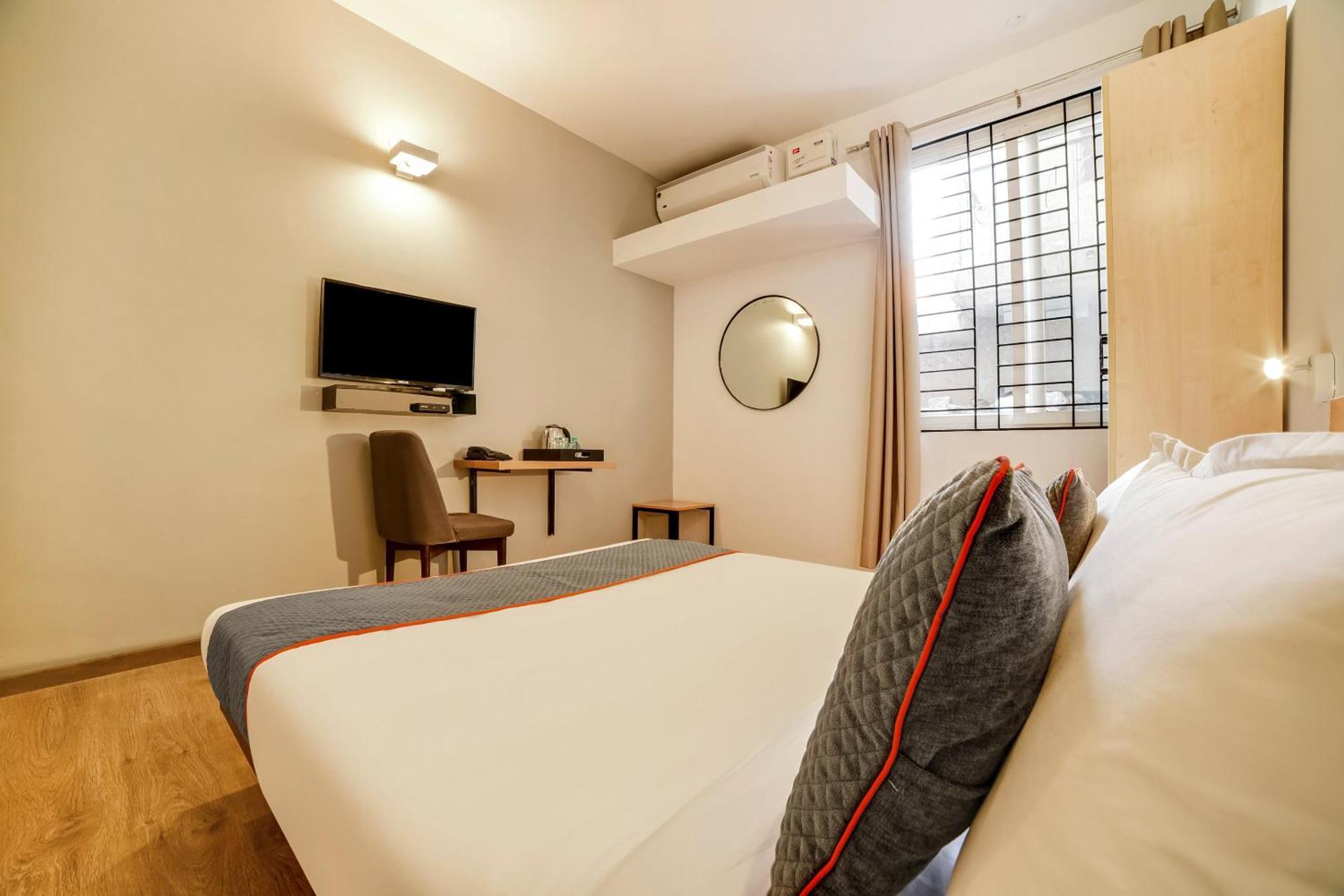 Townhouse Sarvar Hospitality Near Ascendas Park Square Mall 4* Bangalore