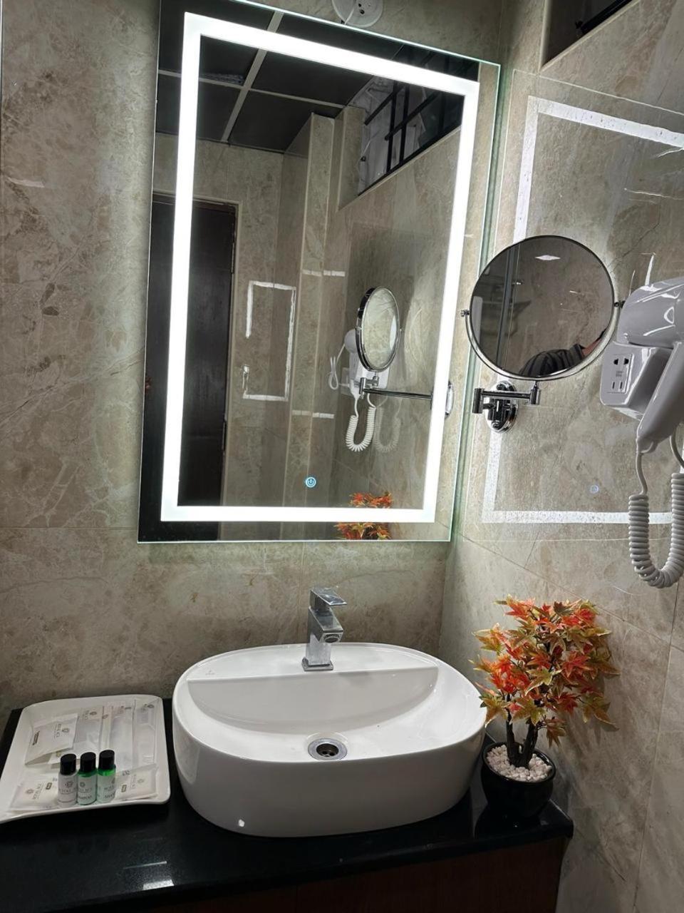 Royal Ace Luxur Hotel Bangalore
