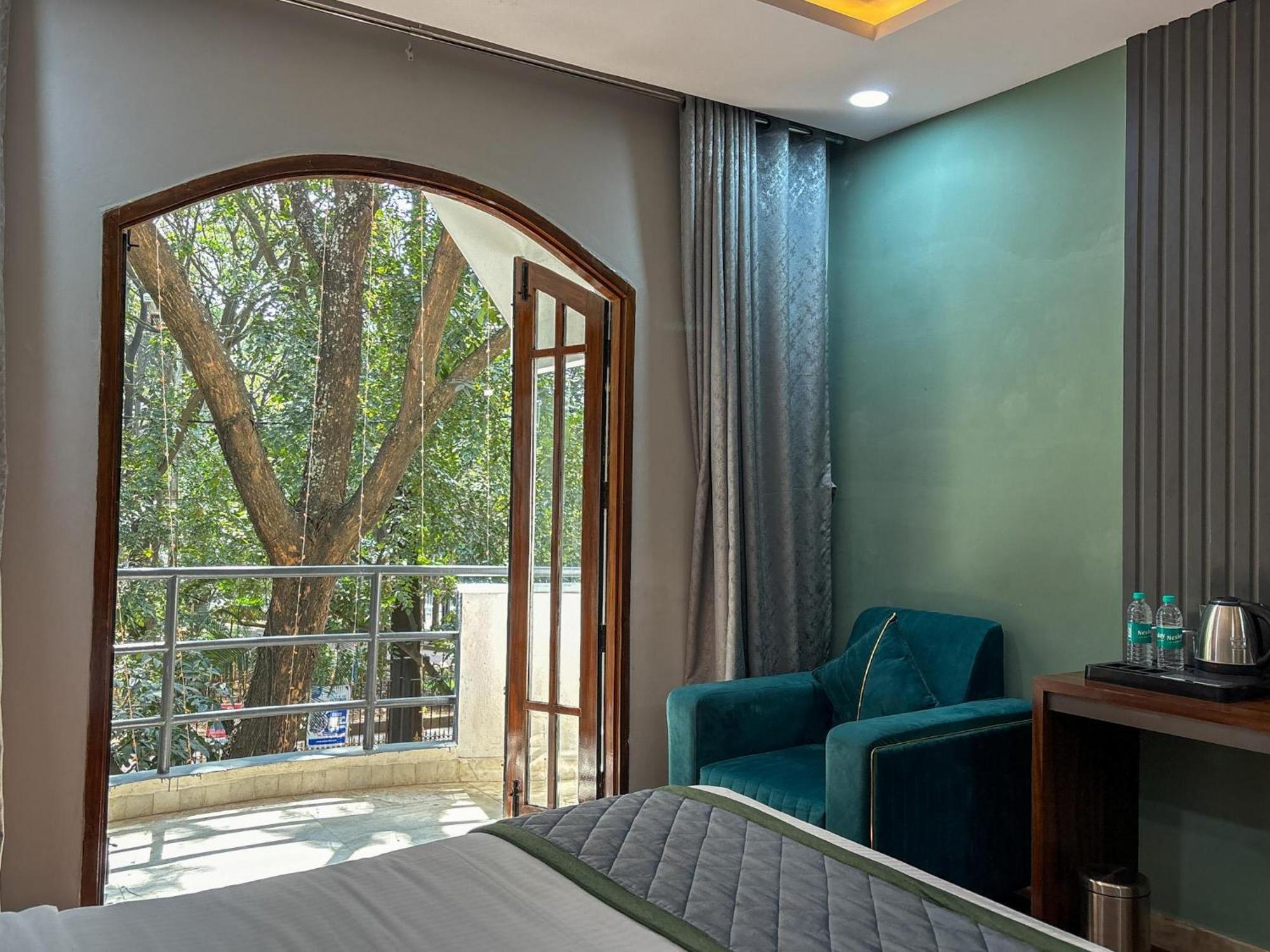 Palm Mystic - Indiranagar Hotel