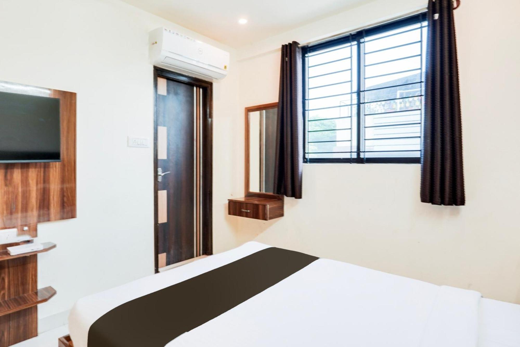O S. Nandhi Residency 3*