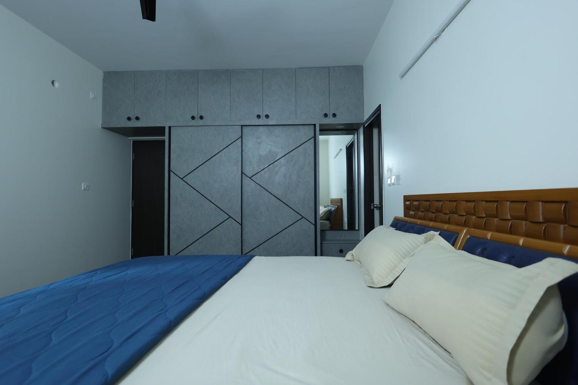 Luxury With Outdoor Pool And Gym Near Airport *