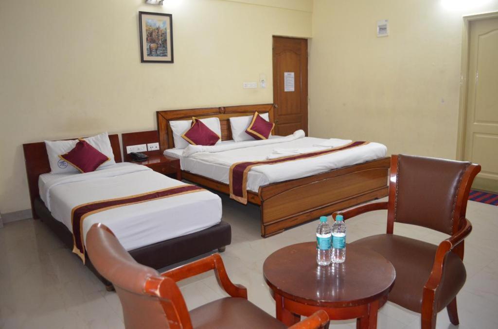 White Bricks 3* Bangalore