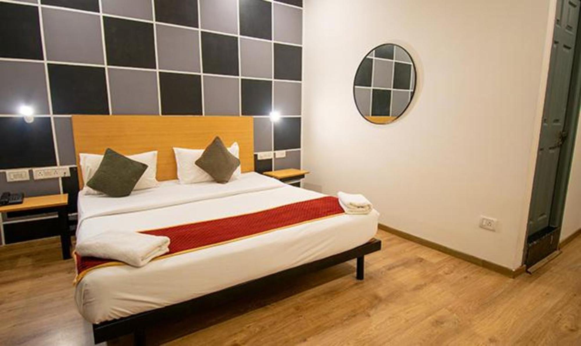 Fabhotel Moonlight Hotel 3*