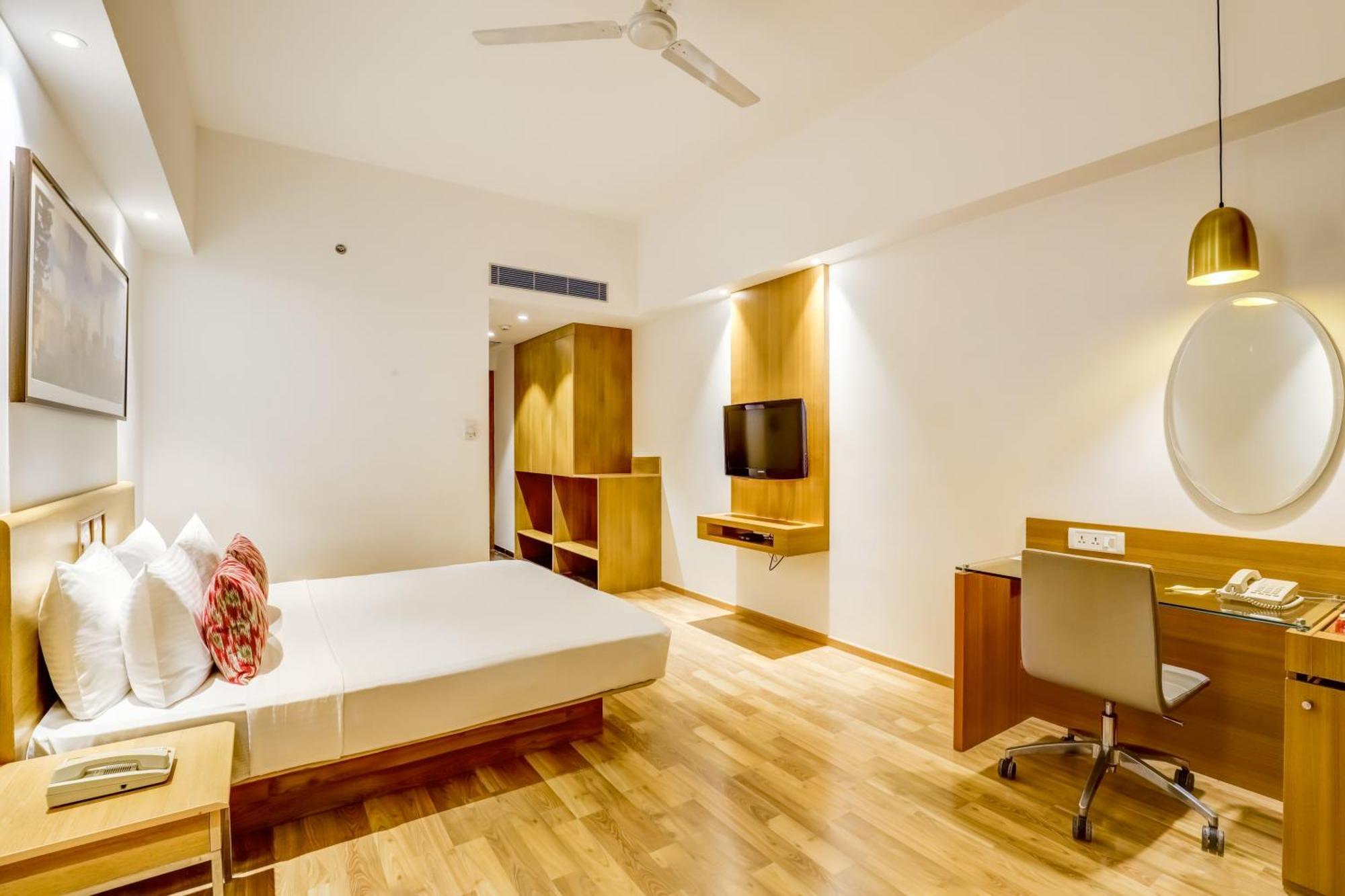 Lemon Tree Electronics Hotel