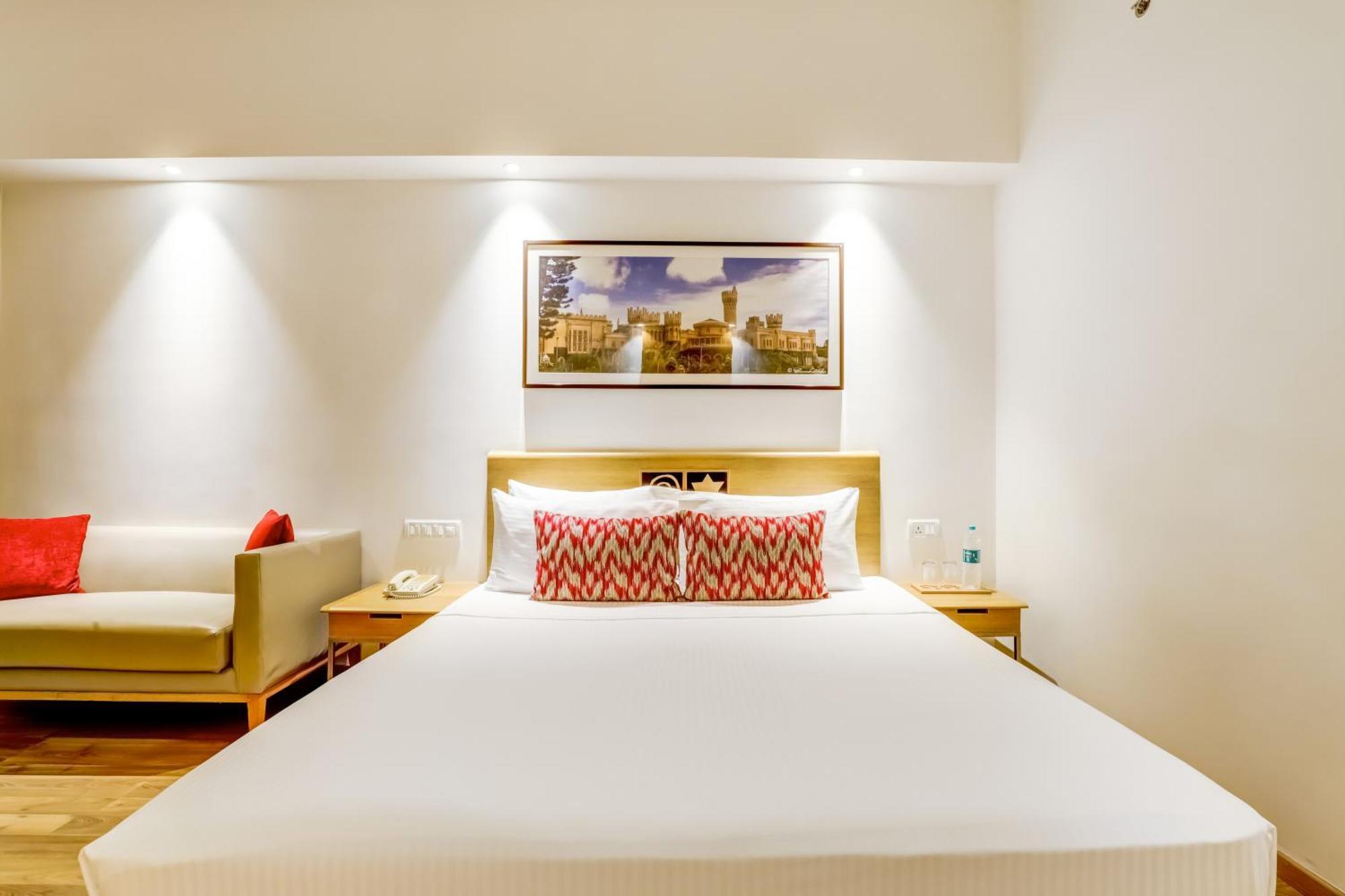 Hotel Lemon Tree Electronics