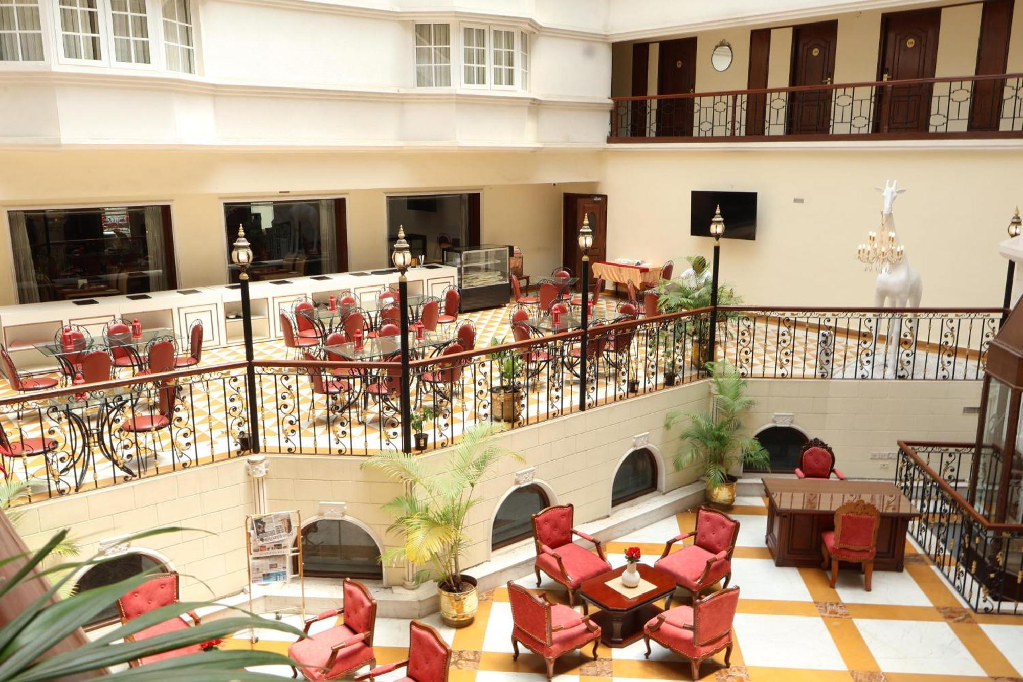 Hotel Nalapad's International