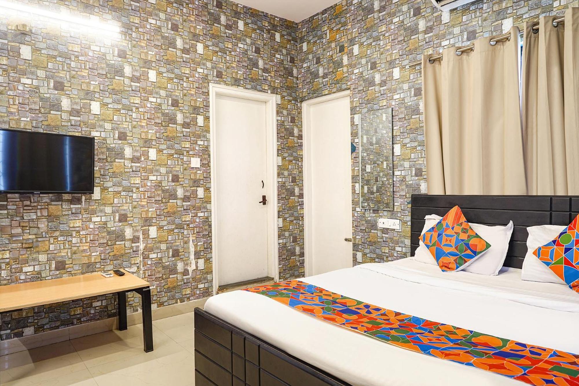 Fabexpress Kings I Hotel