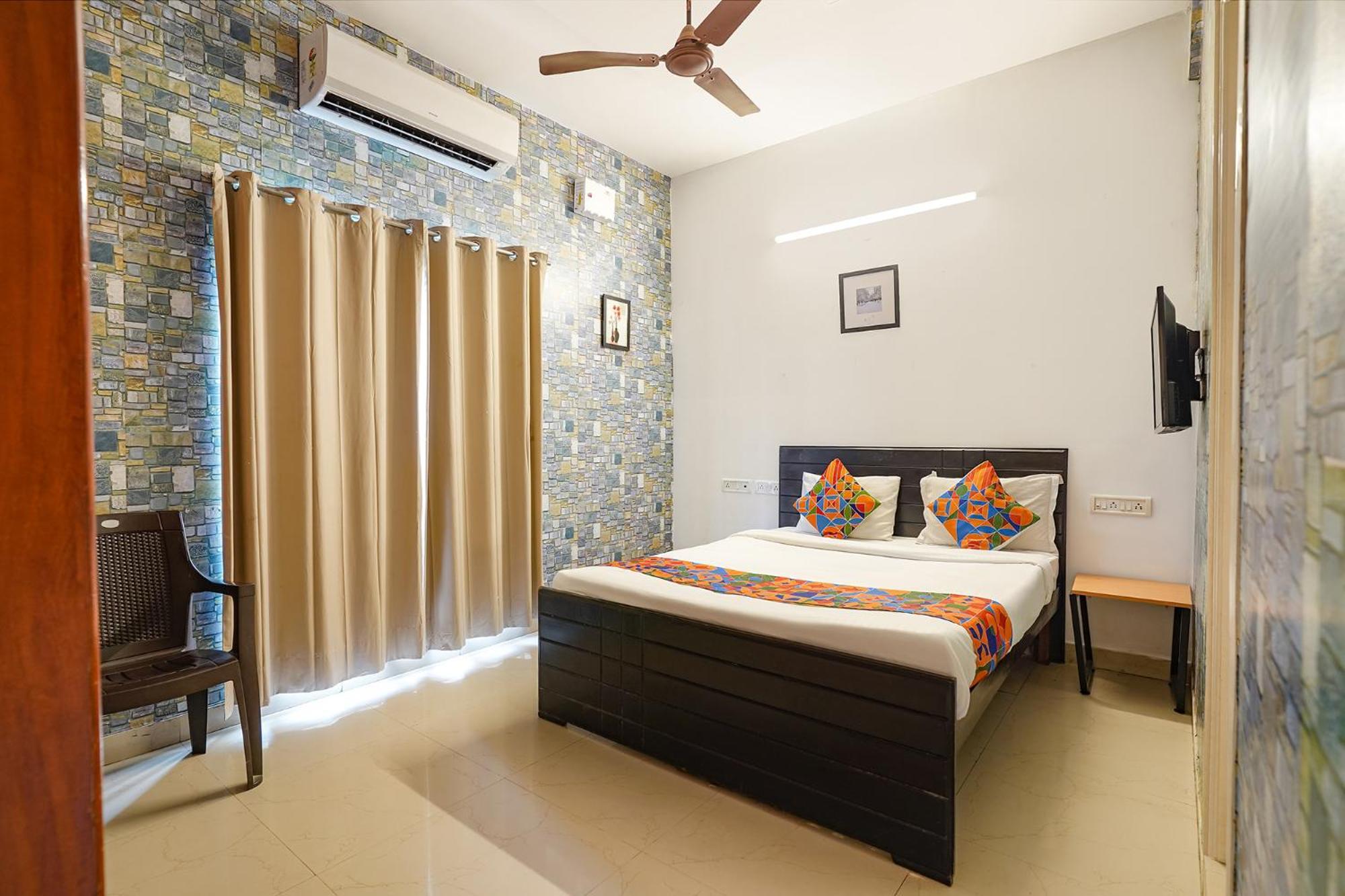 Fabexpress Kings I Hotel Bangalore