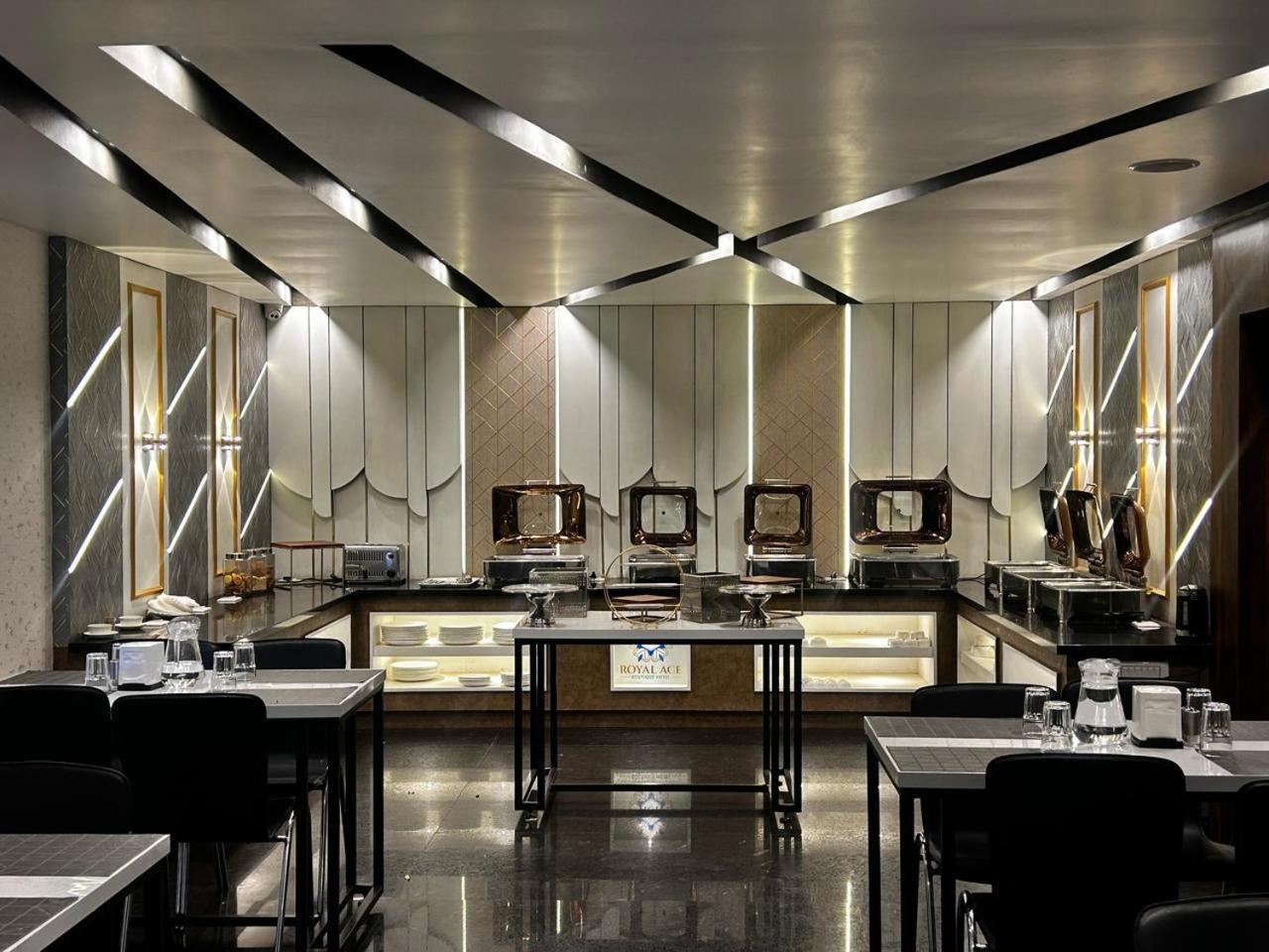 Royal Ace Luxur 4* Bangalore