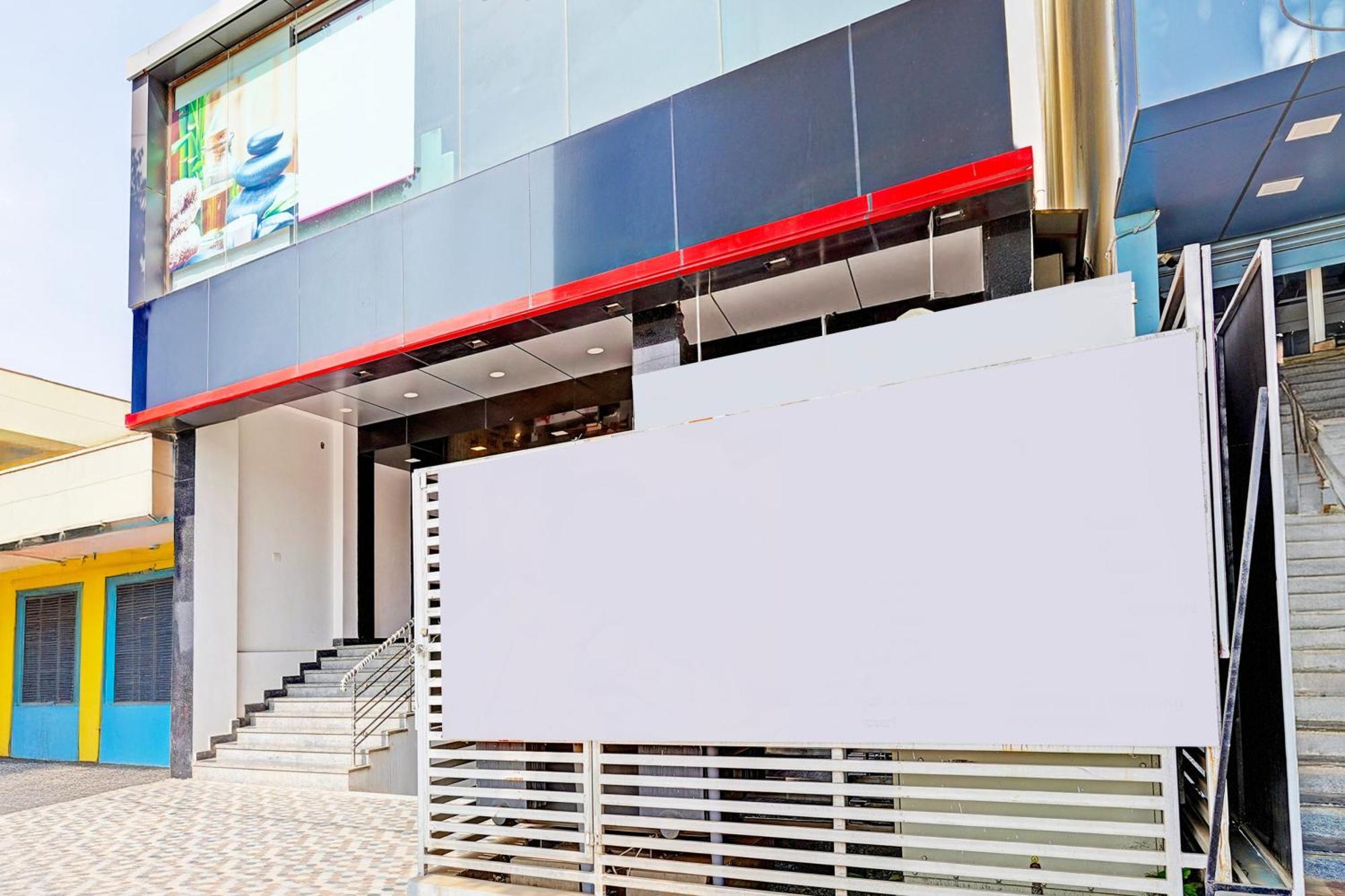 Hotel Super Collection O Niladri Road 3*