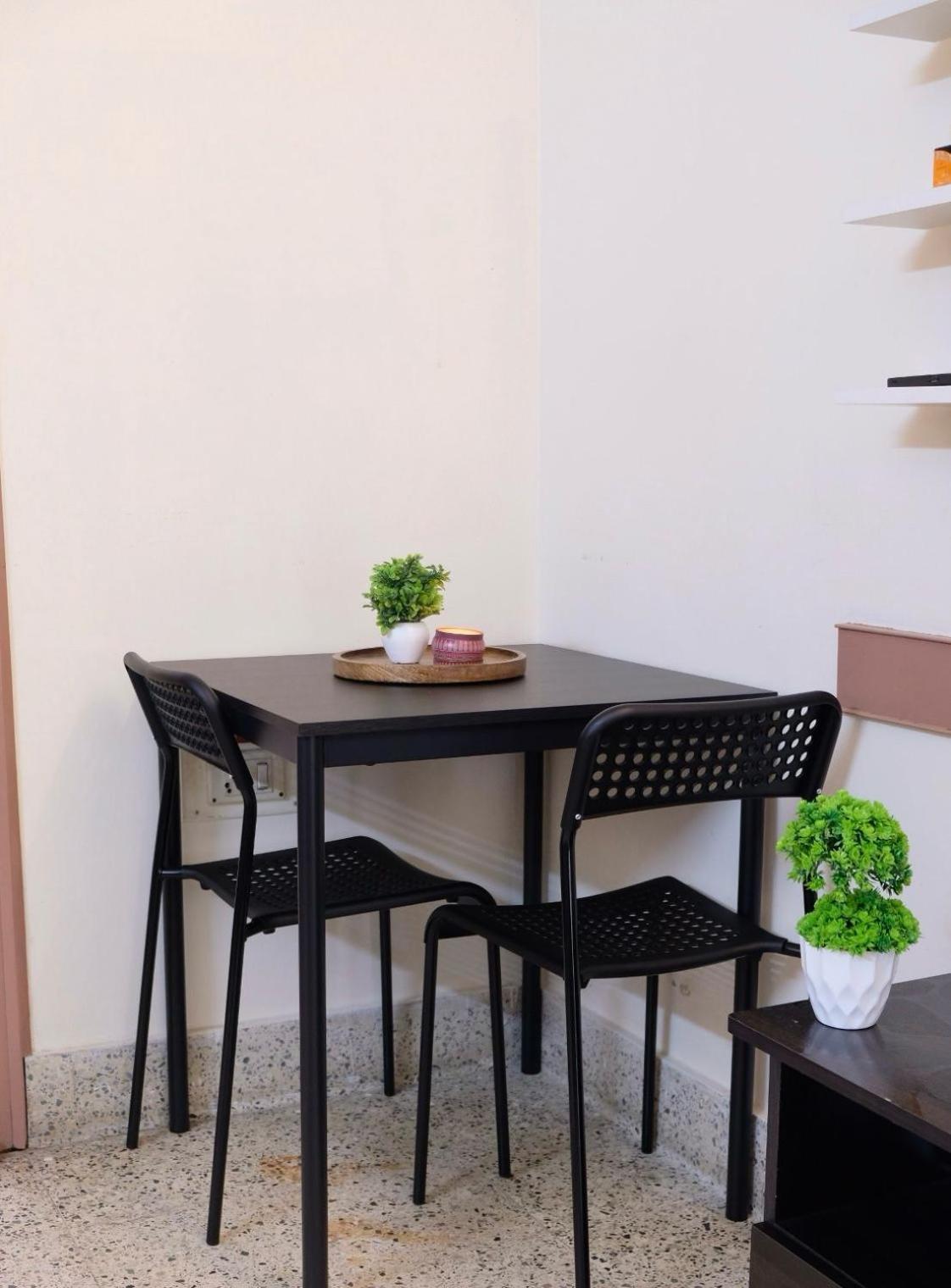Budget 2 Bhk Near Palace Ground