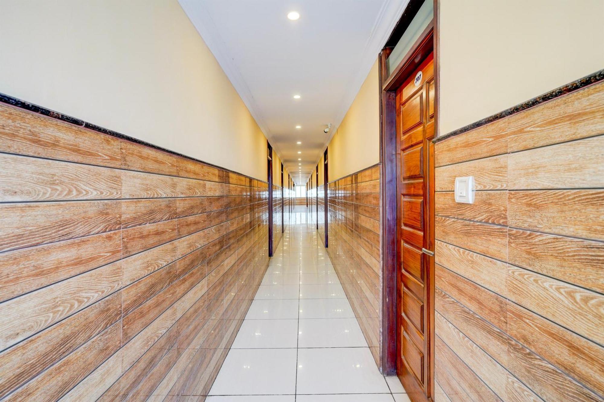 Hotel O Bns Comforts 3*