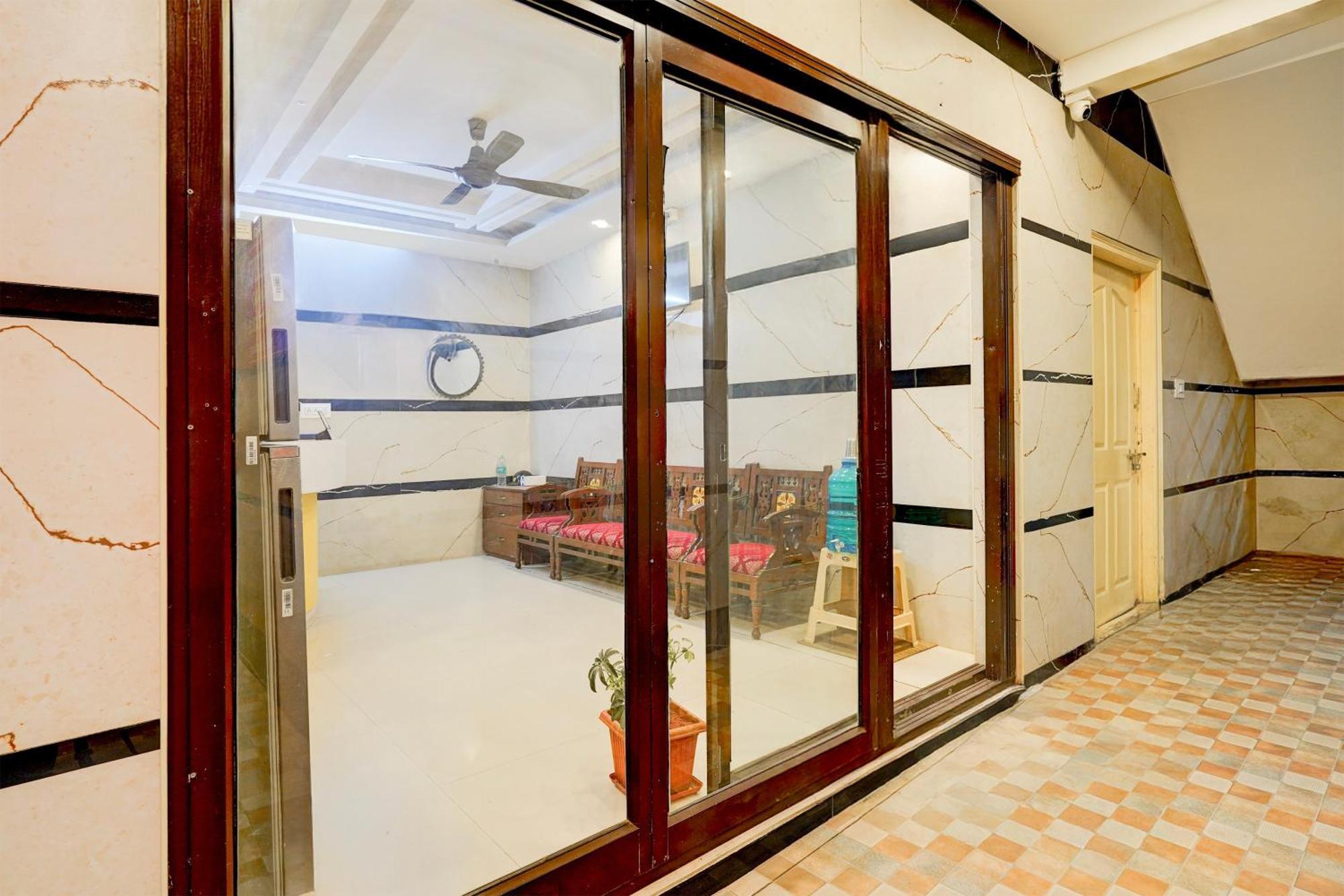 Hotel O Bluestar