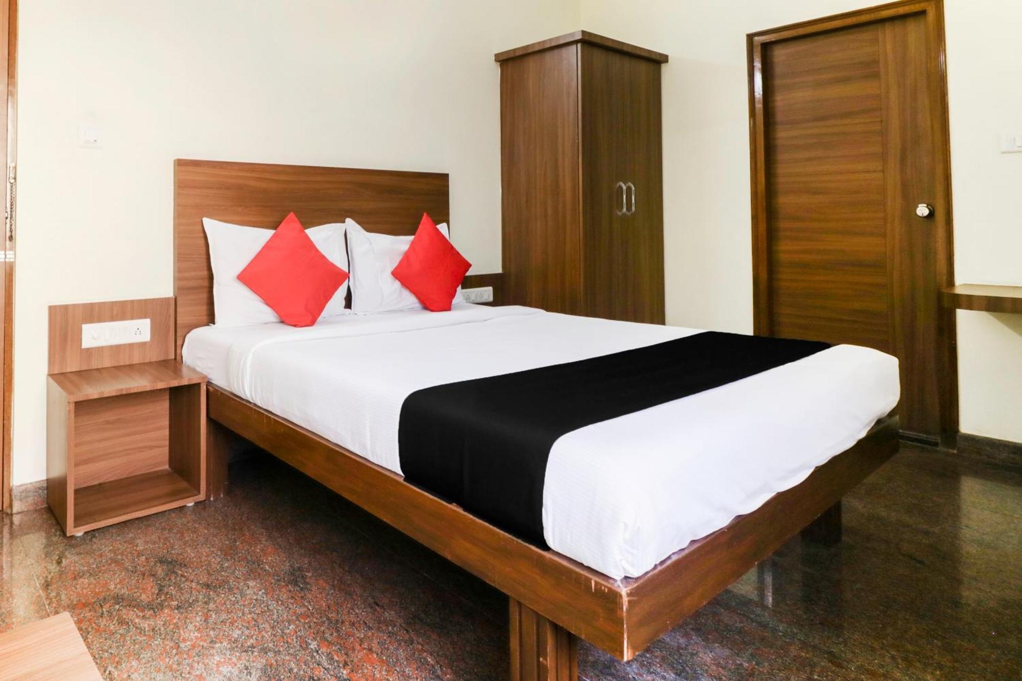 O Champion Comfort Near Hosahalli Metro Station Hotel 3*