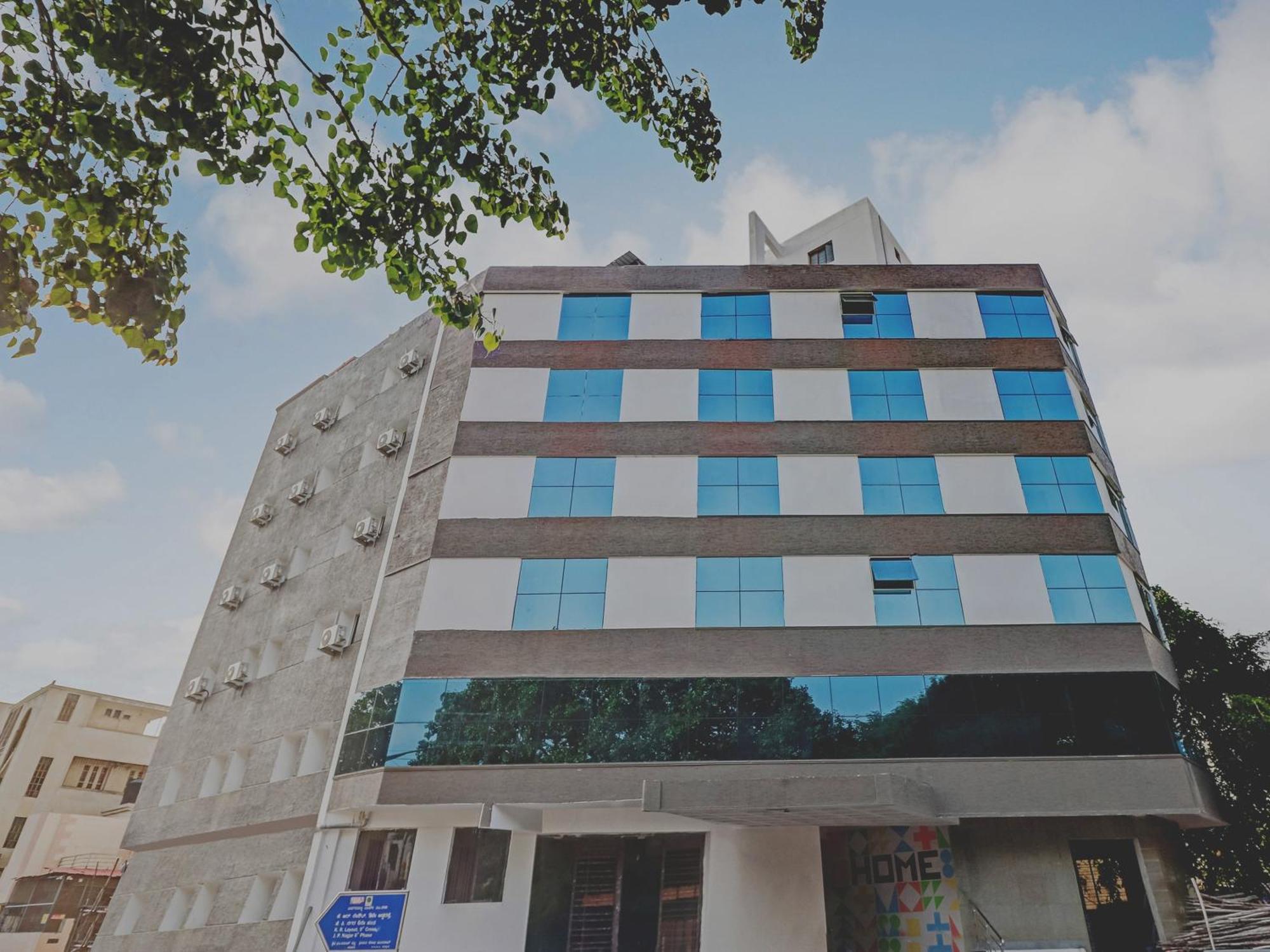 Super Capital O Elite Jp Nagar Near Sri Sathya Ganapathi Shirdi Saibaba Temple Hotel
