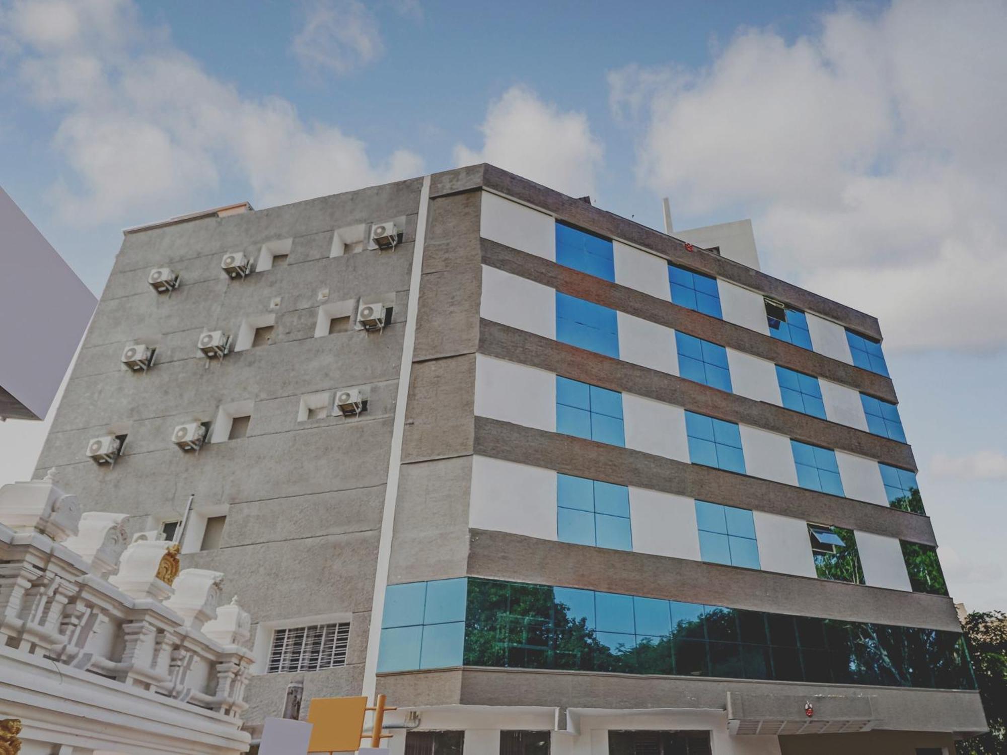 Super Capital O Elite Jp Nagar Near Sri Sathya Ganapathi Shirdi Saibaba Temple 3* Bangalore