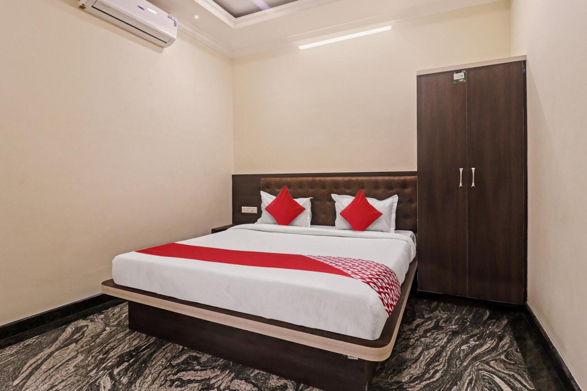 Collection O Ashraya Paradise Hotel