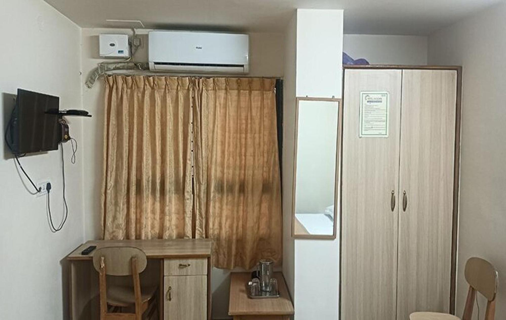 Hotel Rainbow Near Railway Station 2*