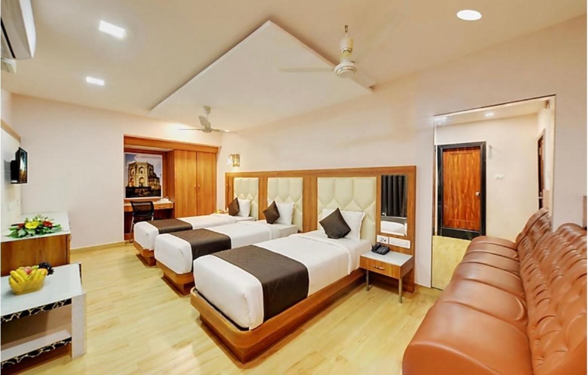 Raj Comfort Hotel