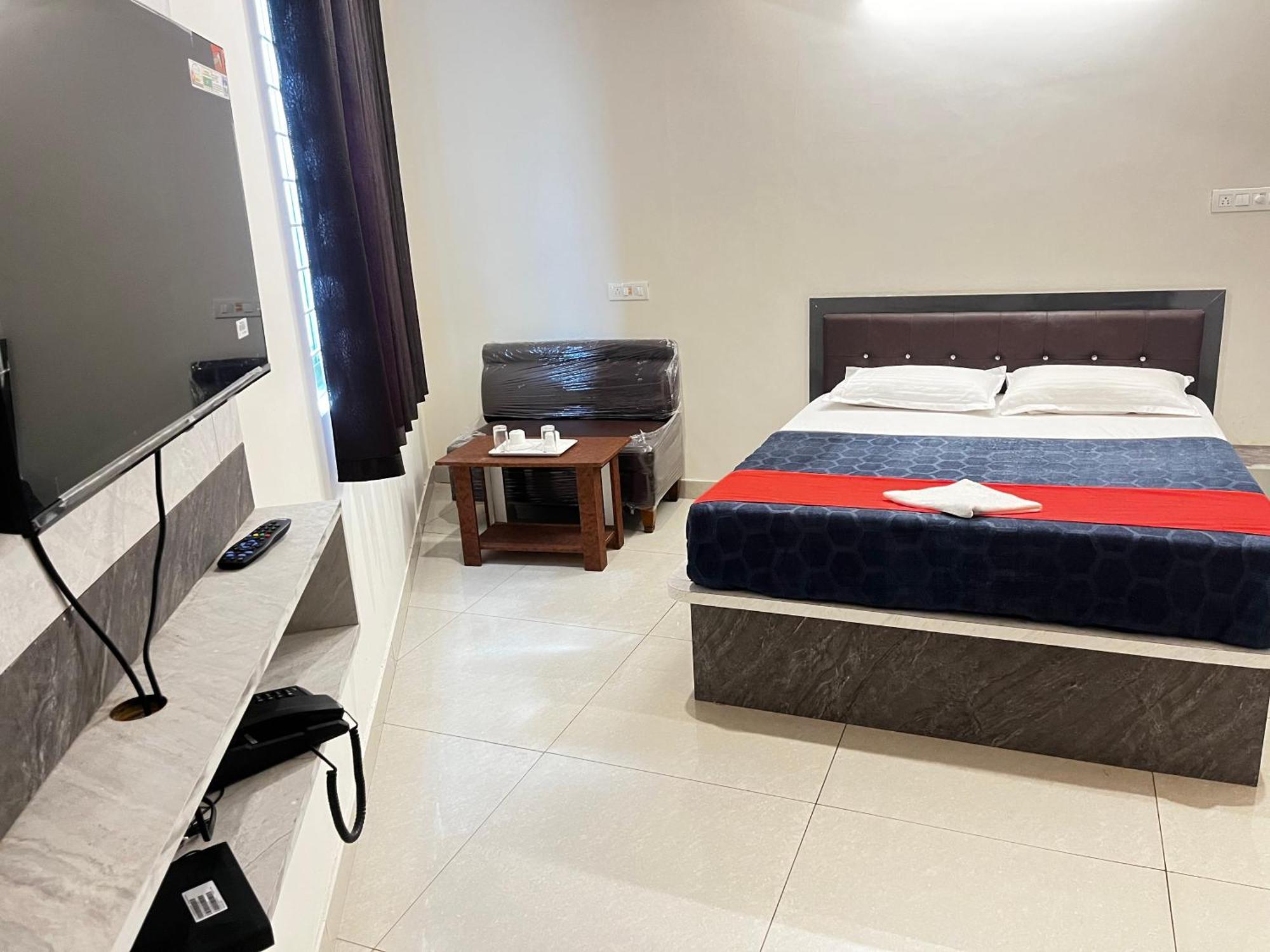 Raj Comfort Hotel 2*