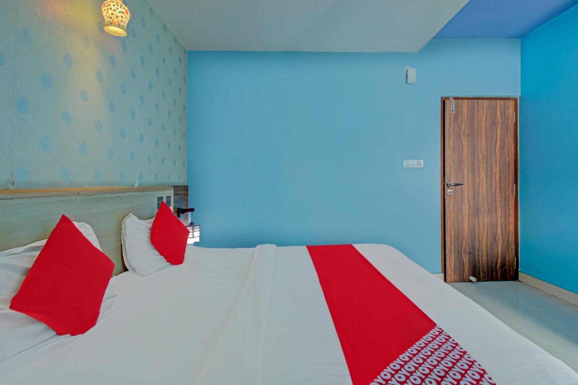 Hotel O Royal Shades