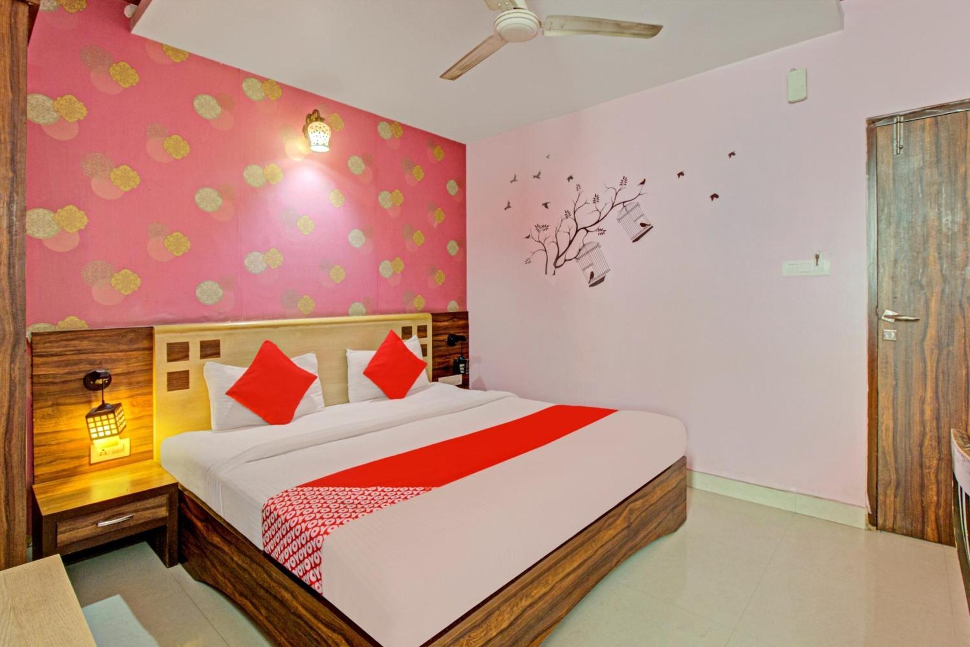 Hotel O Royal Shades 2*
