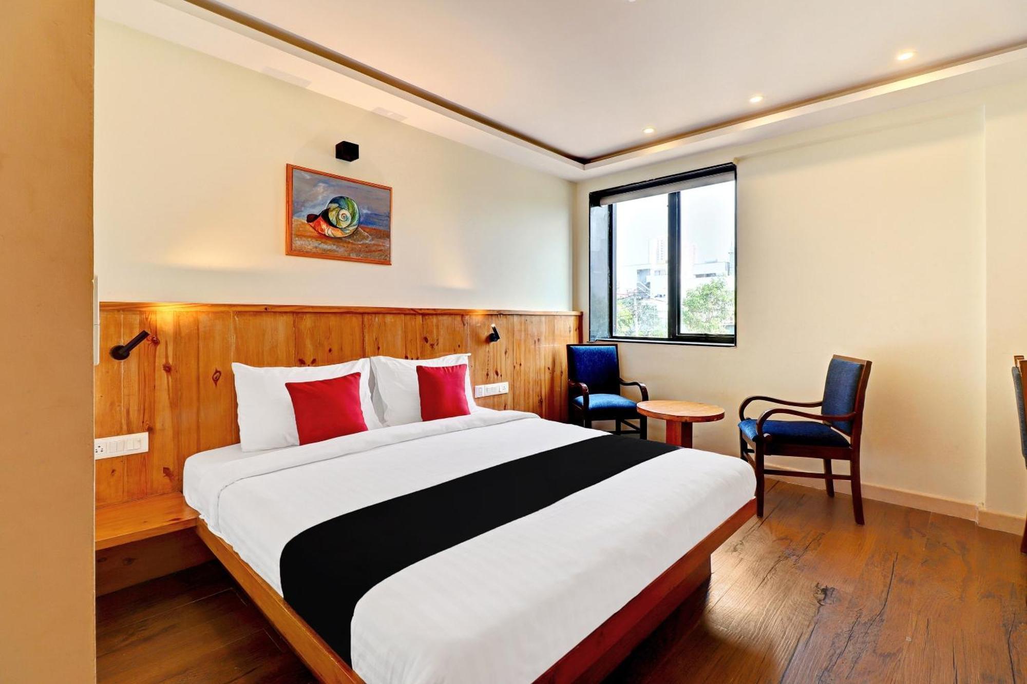 Super Townhouse Hsr Formerly La Prosperite Hotel