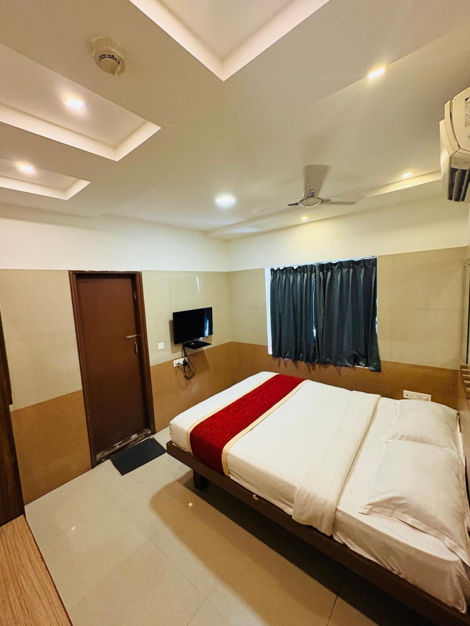 Crown Hotel 5*