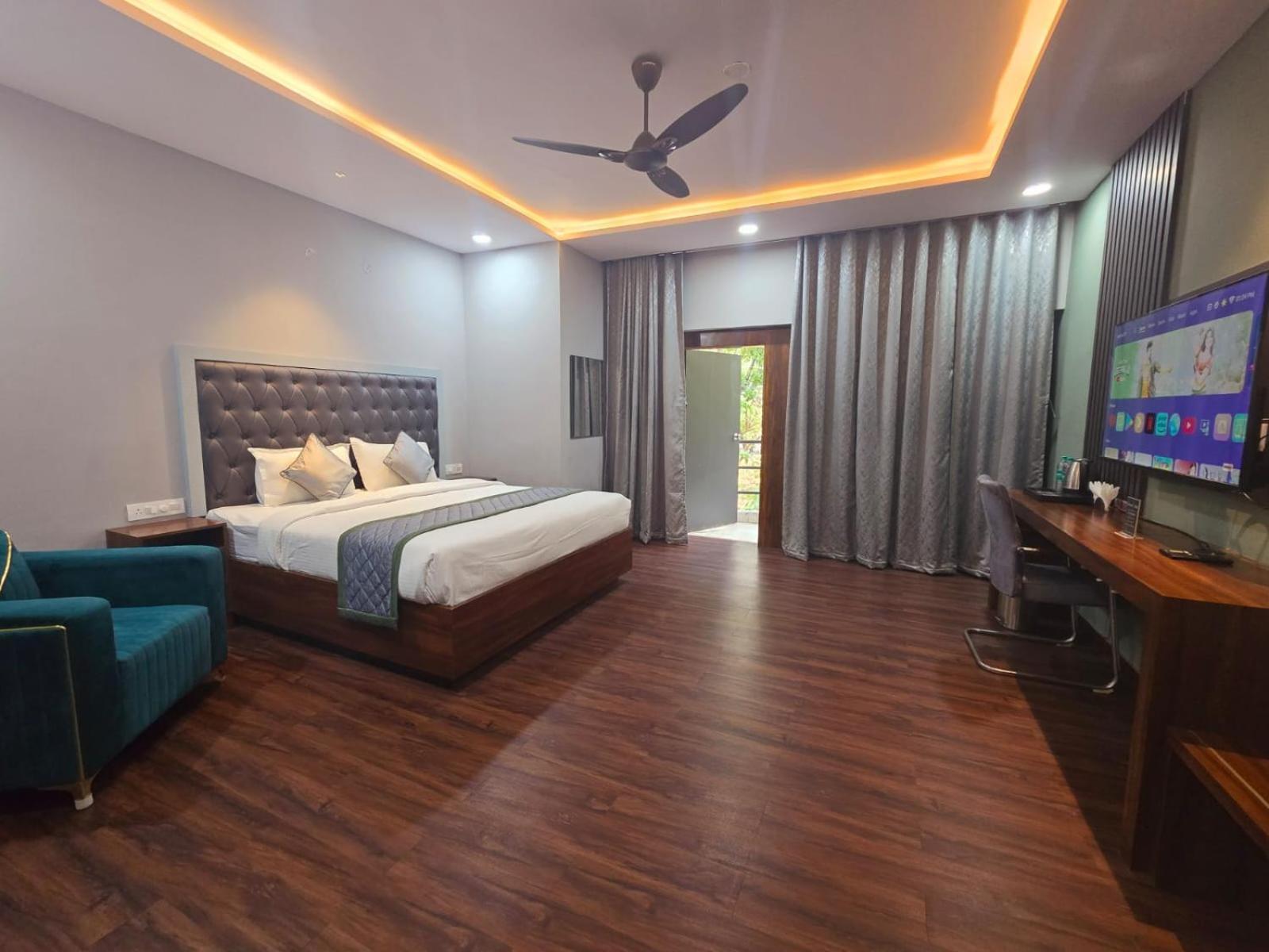 Hotel Palm Mystic - Indiranagar *