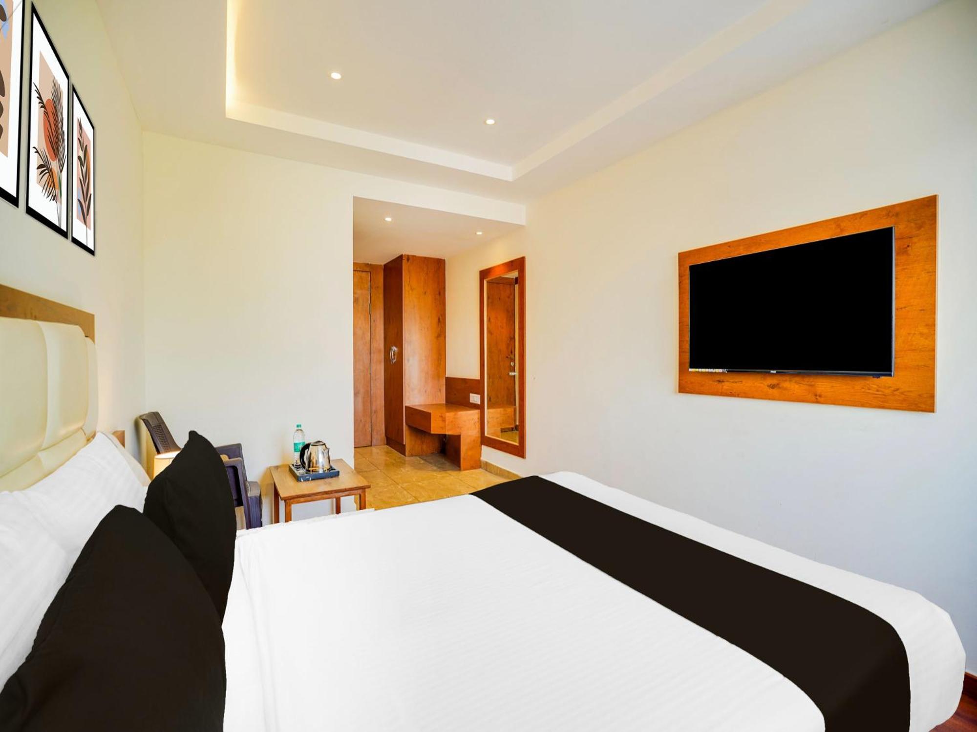 Hotel Super Townhouse Ramamurthy Nagar West Formerly Phoenix 3*