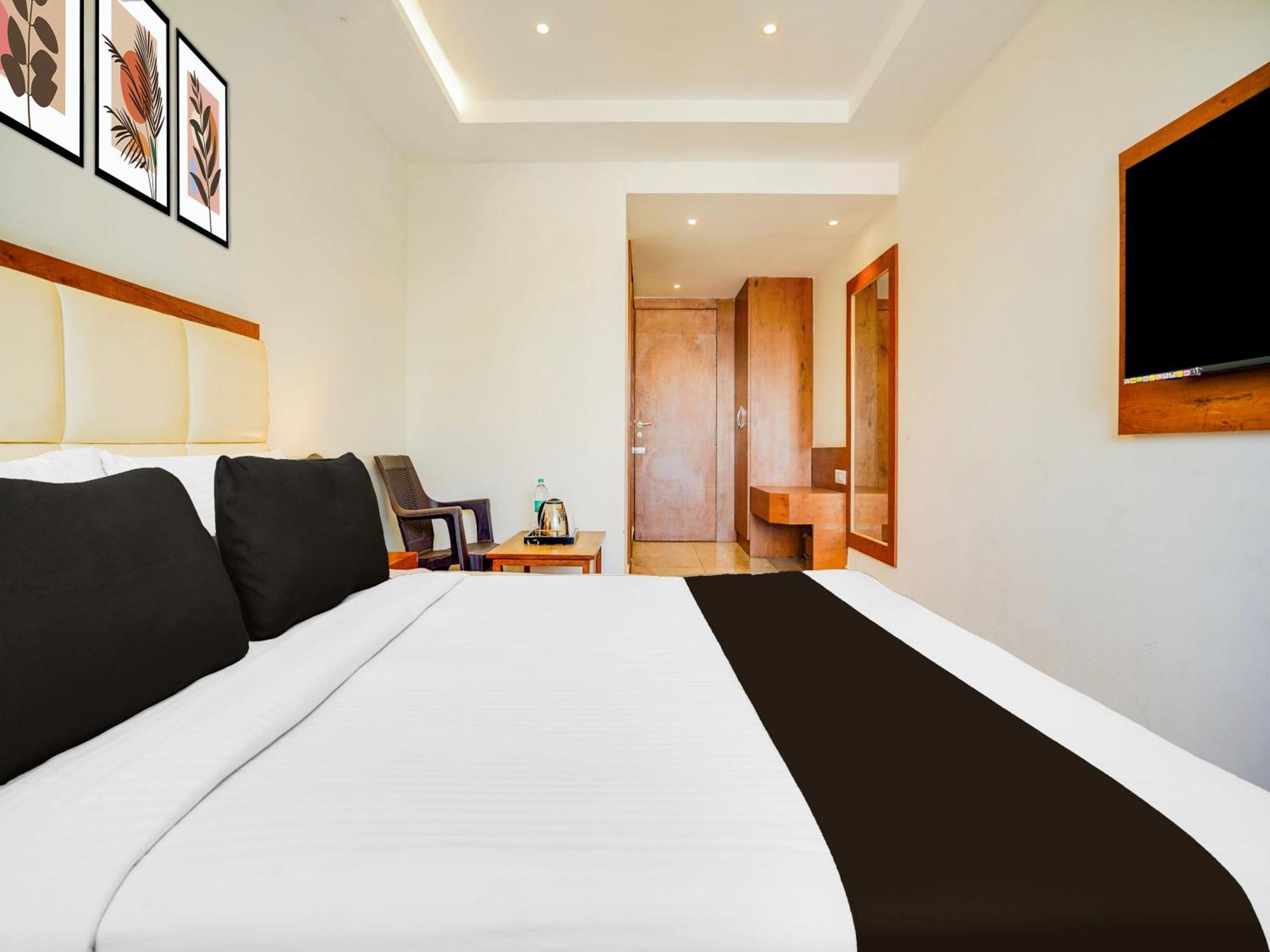 Hotel Super Townhouse Ramamurthy Nagar West Formerly Phoenix 3*