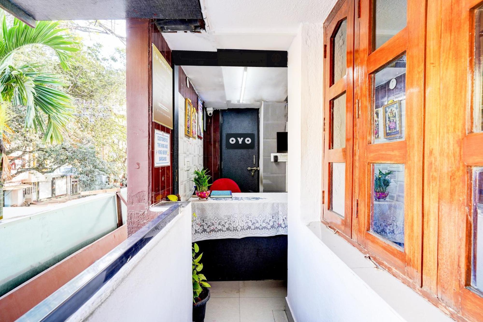 Nagananda Residency Hotel 2*