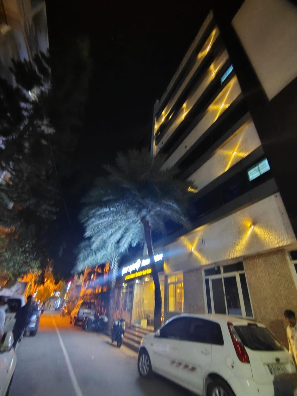Diamond Palace, Madiwala Hotel