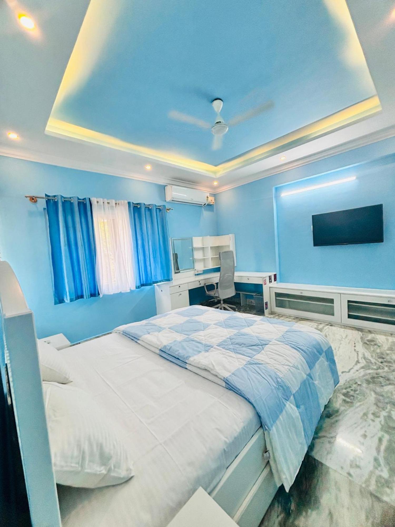 Sapphire By Indiranagar Metro Capsule hotel *