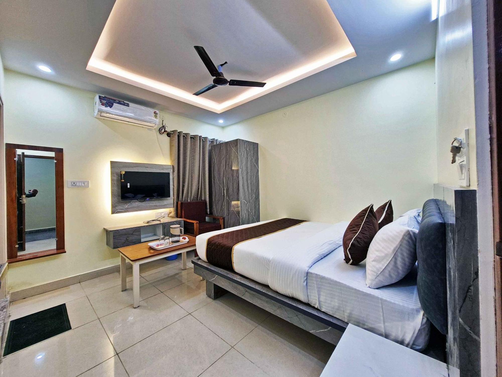 Shree Sai Hotel 2*